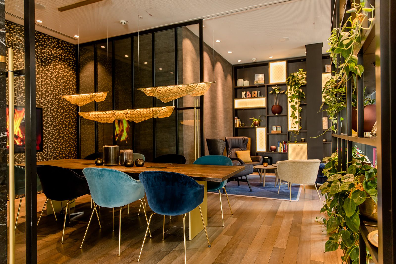 Hotel Aachen Motel One Workbench Sitzgelegenheiten in moderner Räumlichkeit