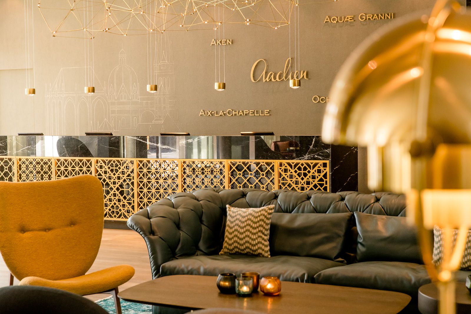 Hotel Aachen Motel One Rezeption und Lounge