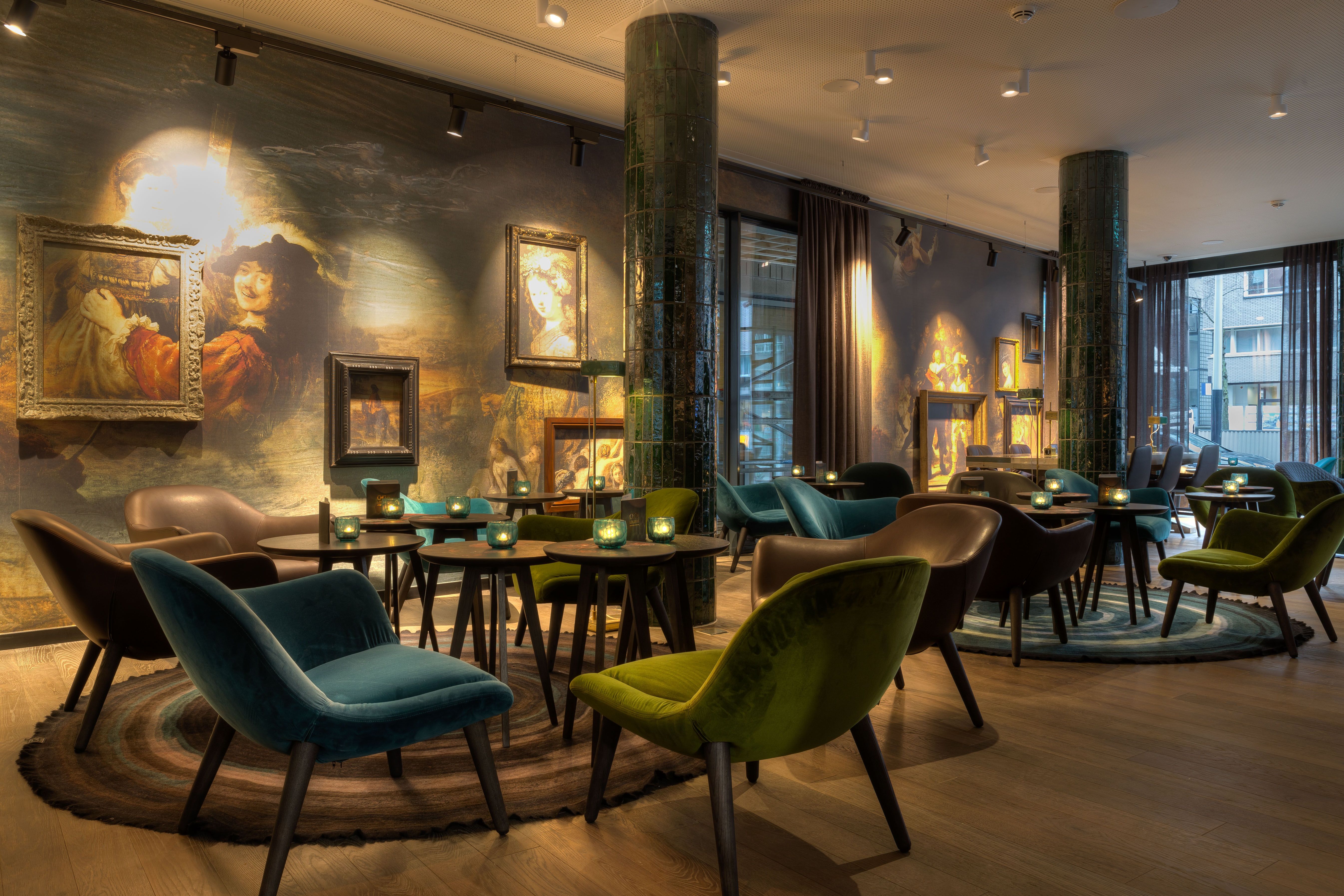 Hotel Amsterdam-Waterlooplein Motel One Lounge mit Sitzmöglichkeiten