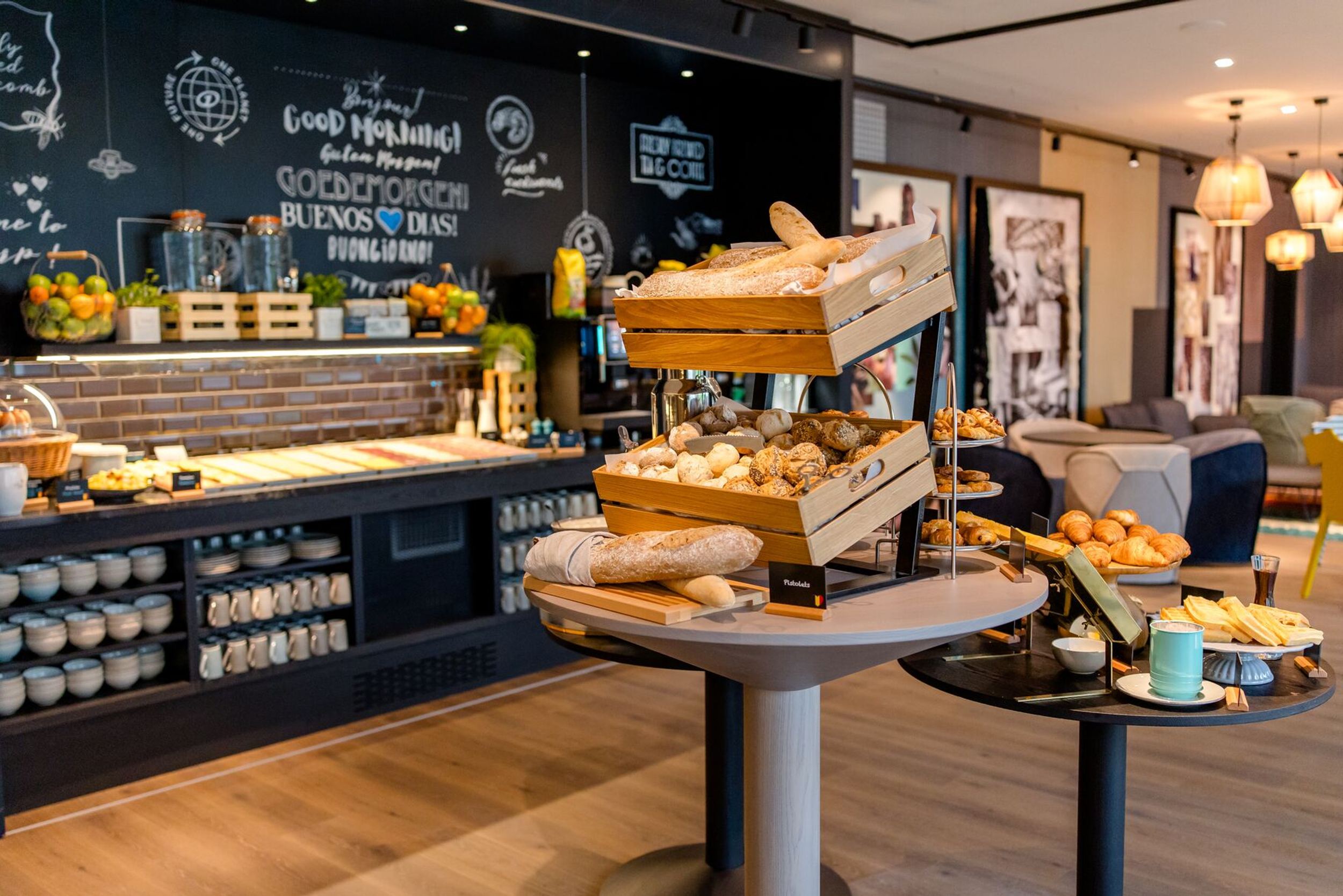 Designhotel Antwerpen Motel One Frühstücksbereich