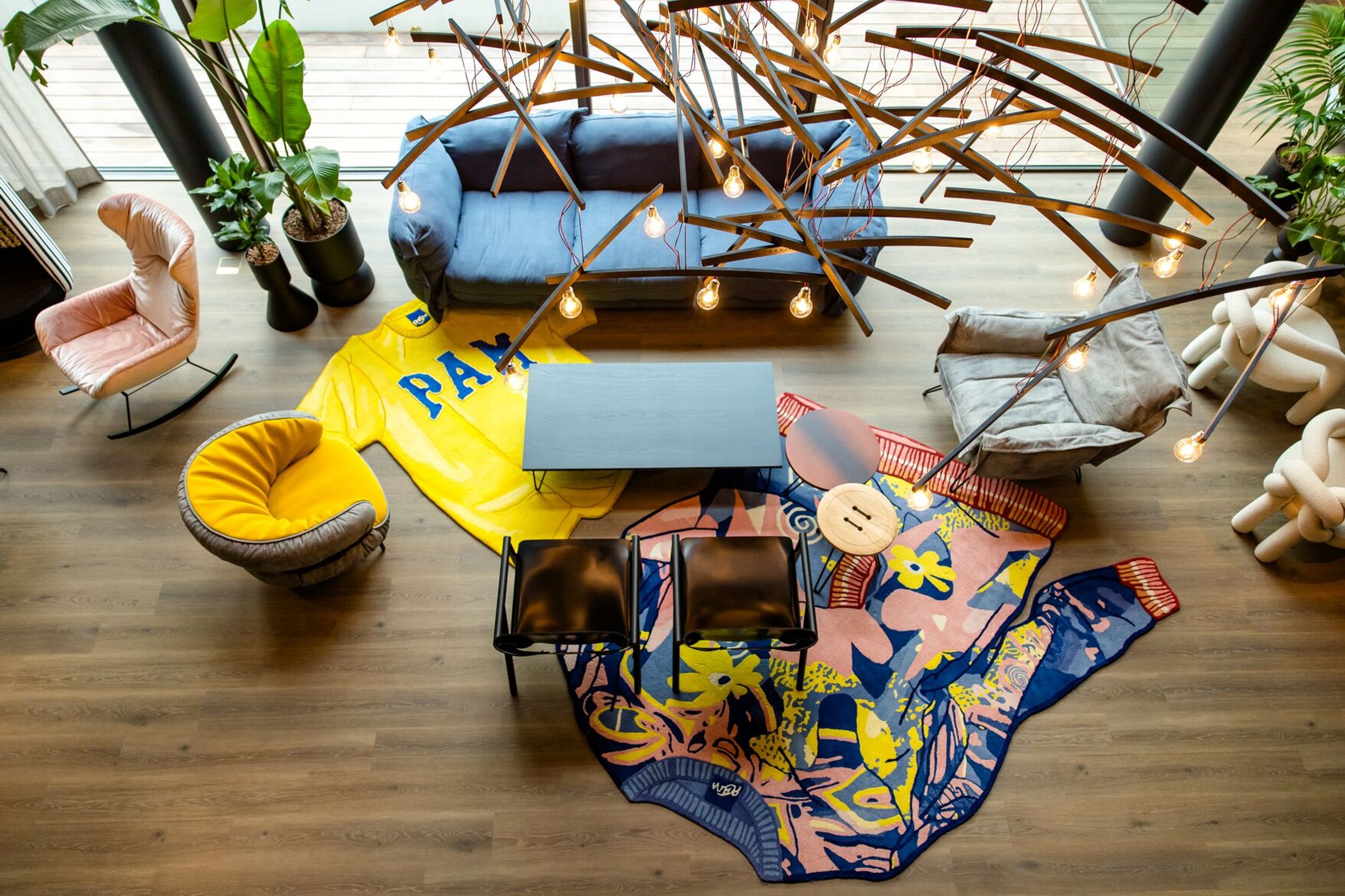 Designhotel Antwerpen Motel One Lounge Sitzbereich von oben
