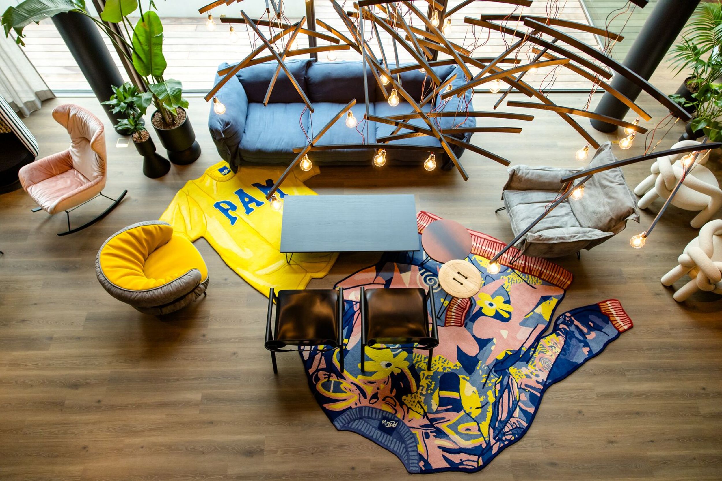 Designhotel Antwerpen Motel One Lounge Sitzbereich von oben