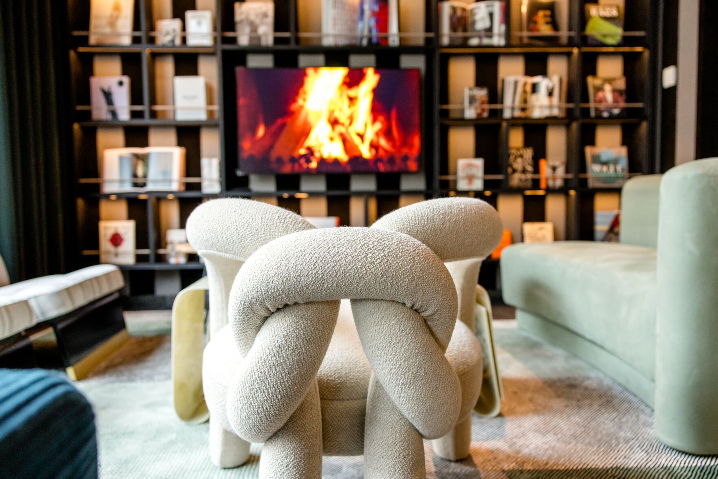 Designhotel Antwerpen Motel One Innenstadt Lounge Design Stuhl