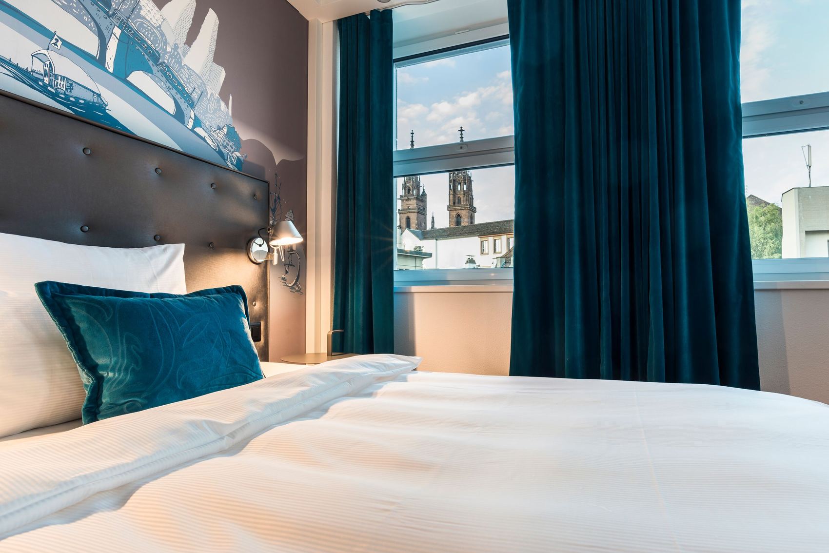 Hotel Motel One Basel helle Doppelzimmer