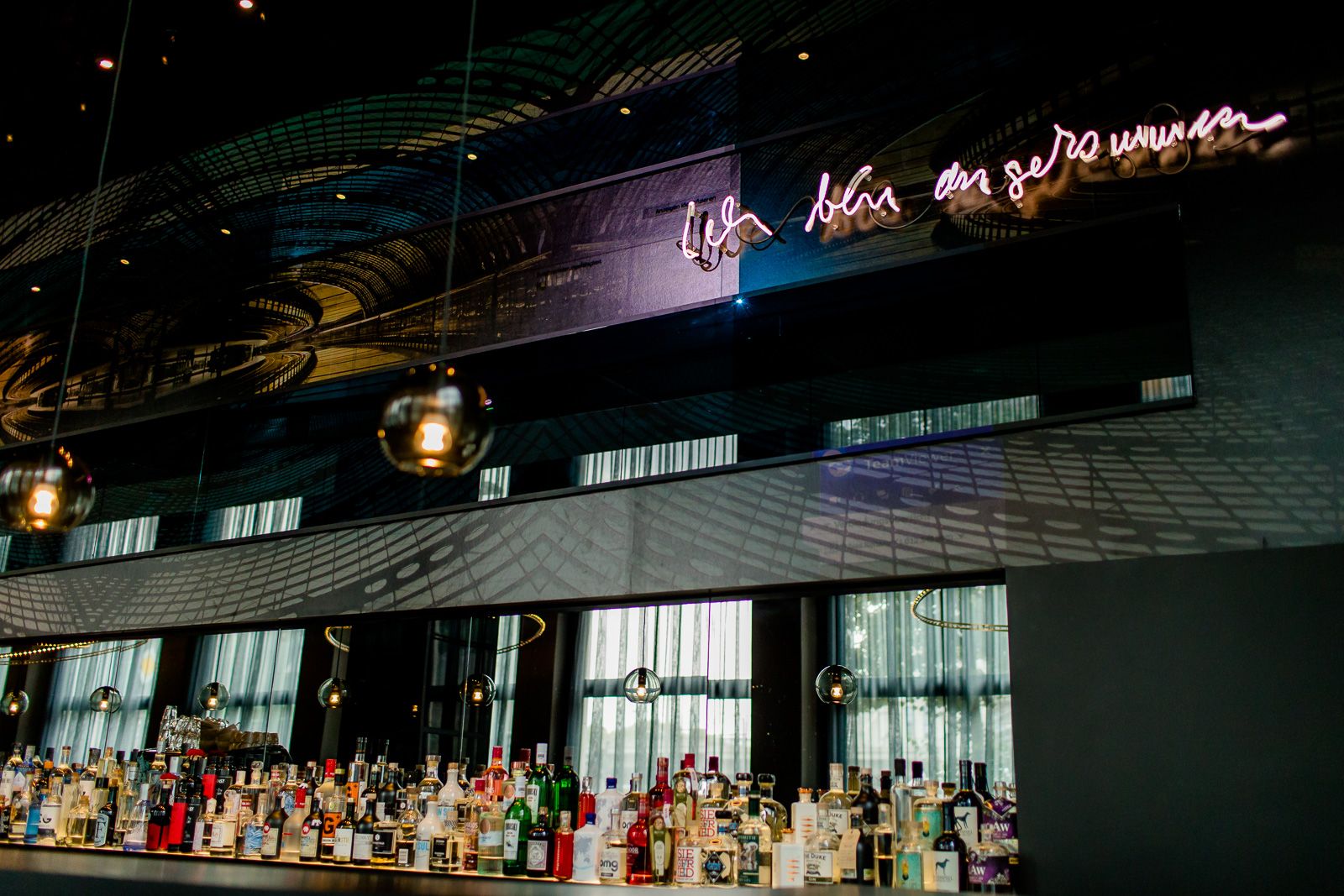 hotel Berlin Hauptbahnhof Motel One bar with a view of several spirits