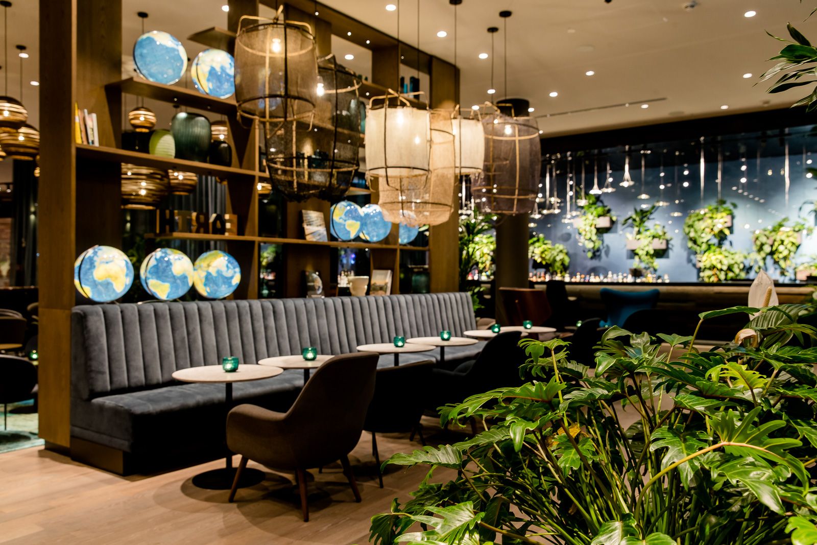 Hotel Bonn Hauptbahnhof Motel One Lounge und Bar mit Sitzgelegenheiten