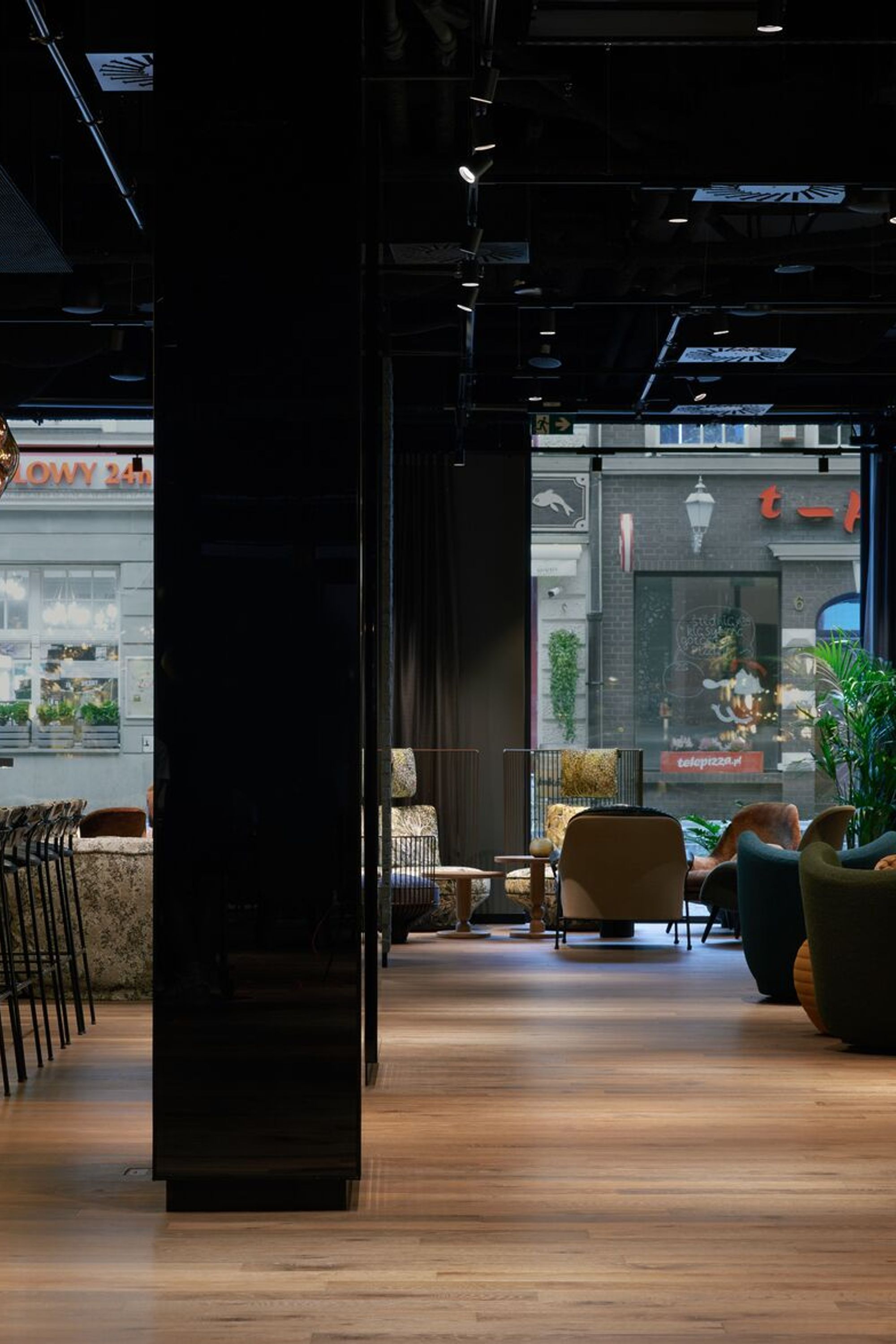 designhotel Gdansk The Cloud One bar and lounge with several armchairs for relaxing