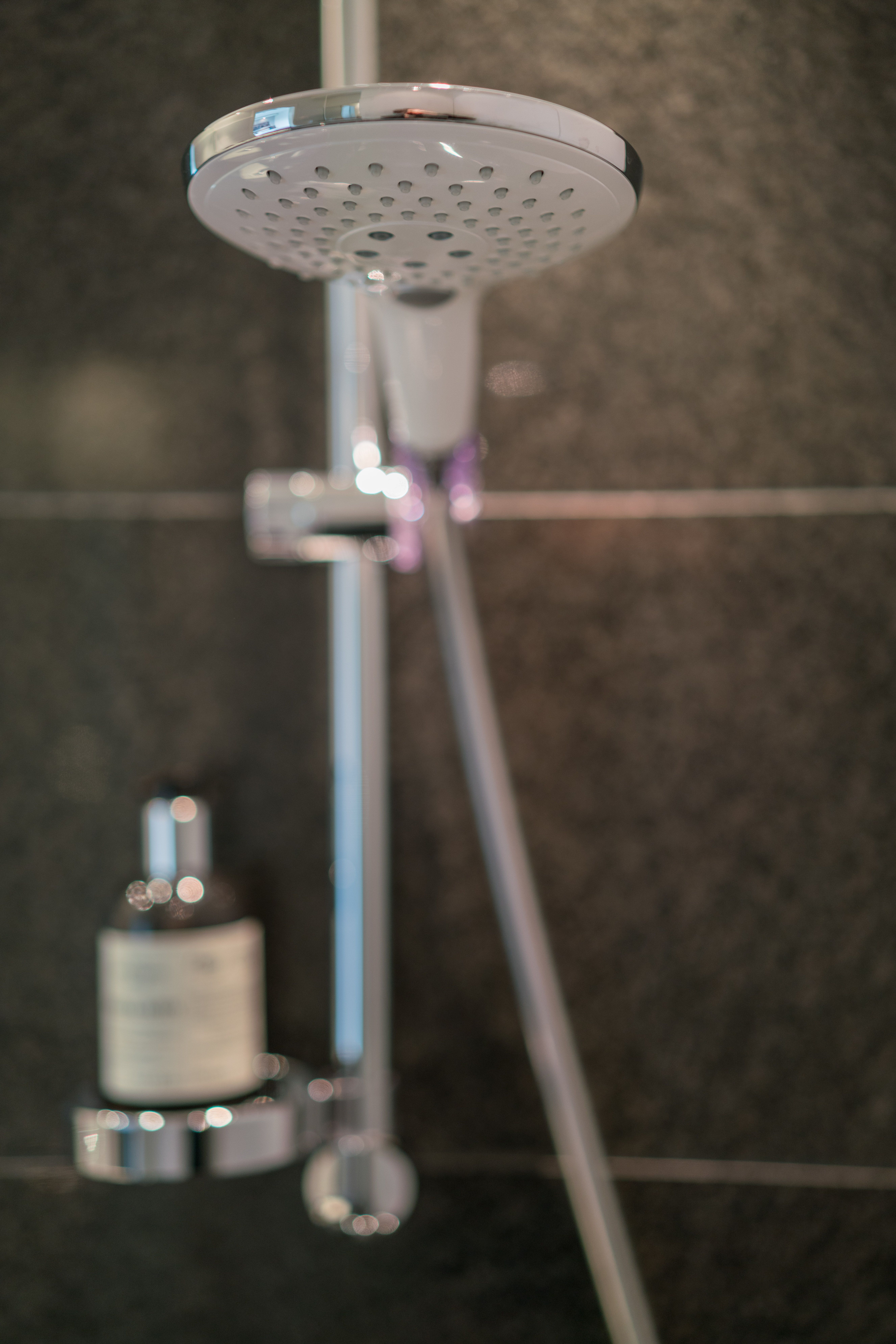 designhotel Dresden Palaisplatz Motel One bathroom and shower