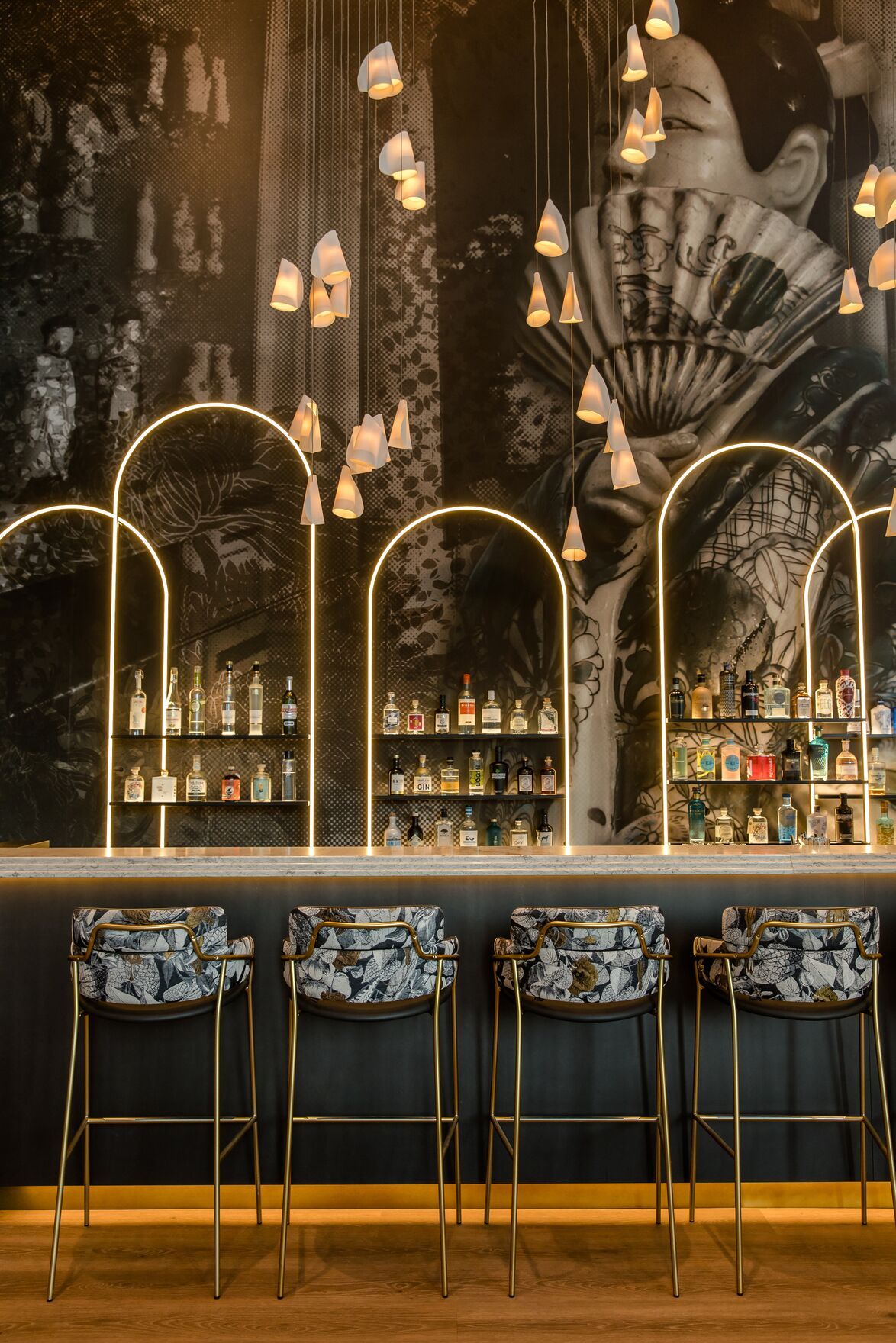 Hotel Dresden am Zwinger Motel One Bar mit Barhockern 