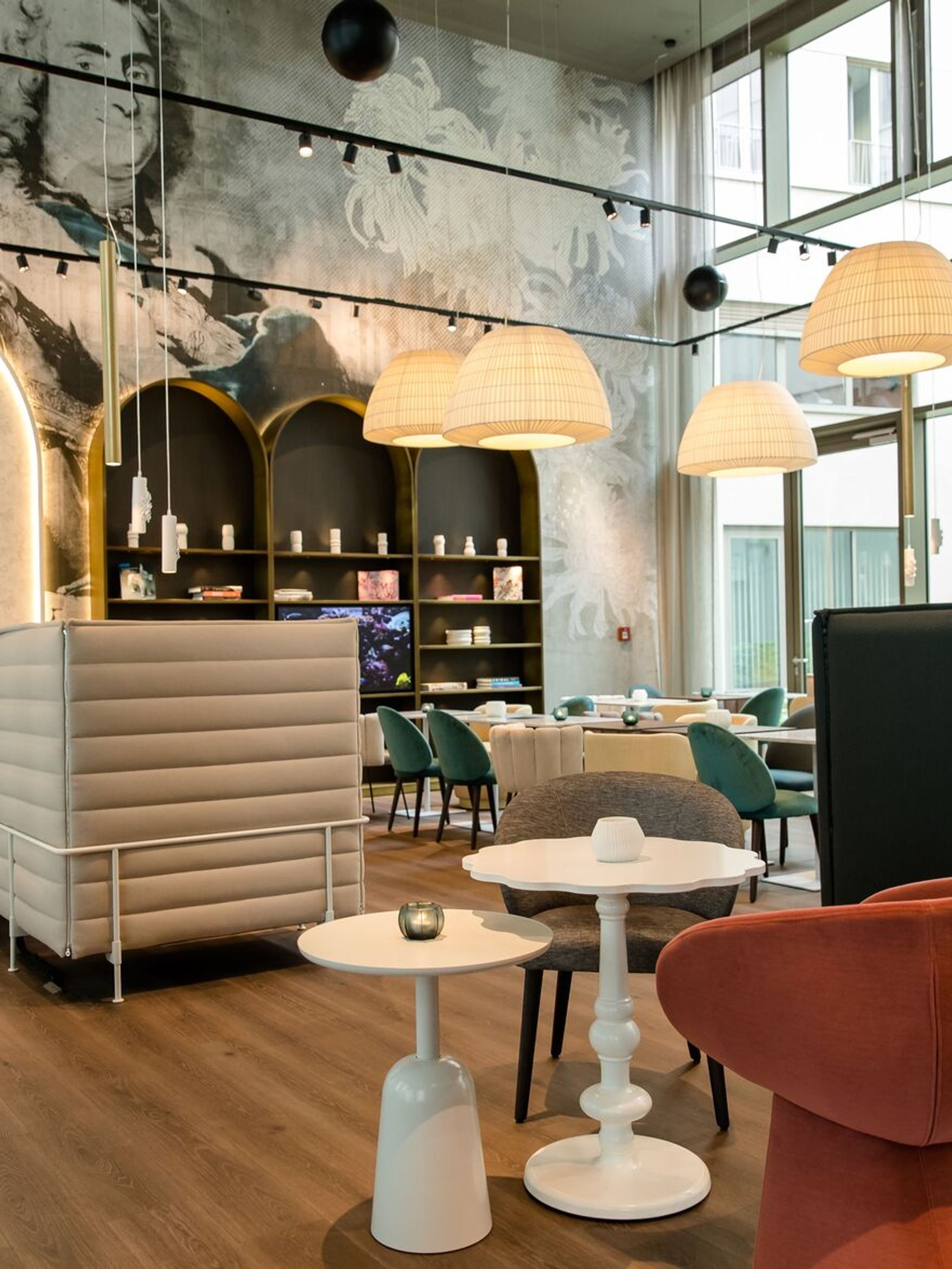 designhotel Dresden am Zwinger Motel One light-filled lounge with multiple seating areas