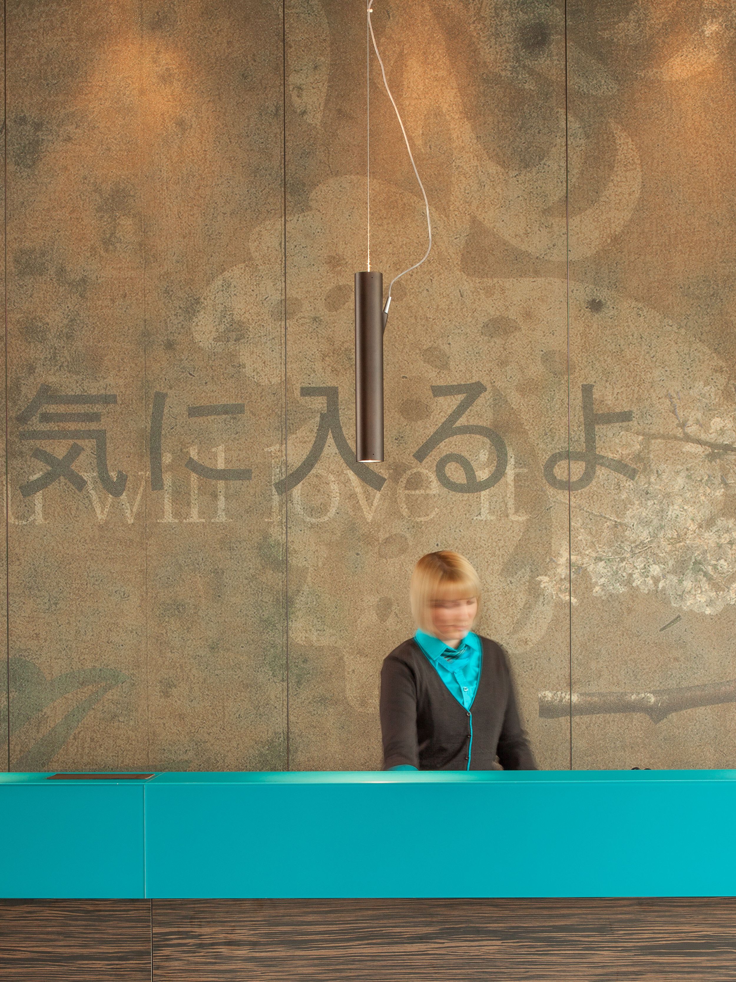 hotel Düsseldorf Hauptbahnhof Motel One reception with employees