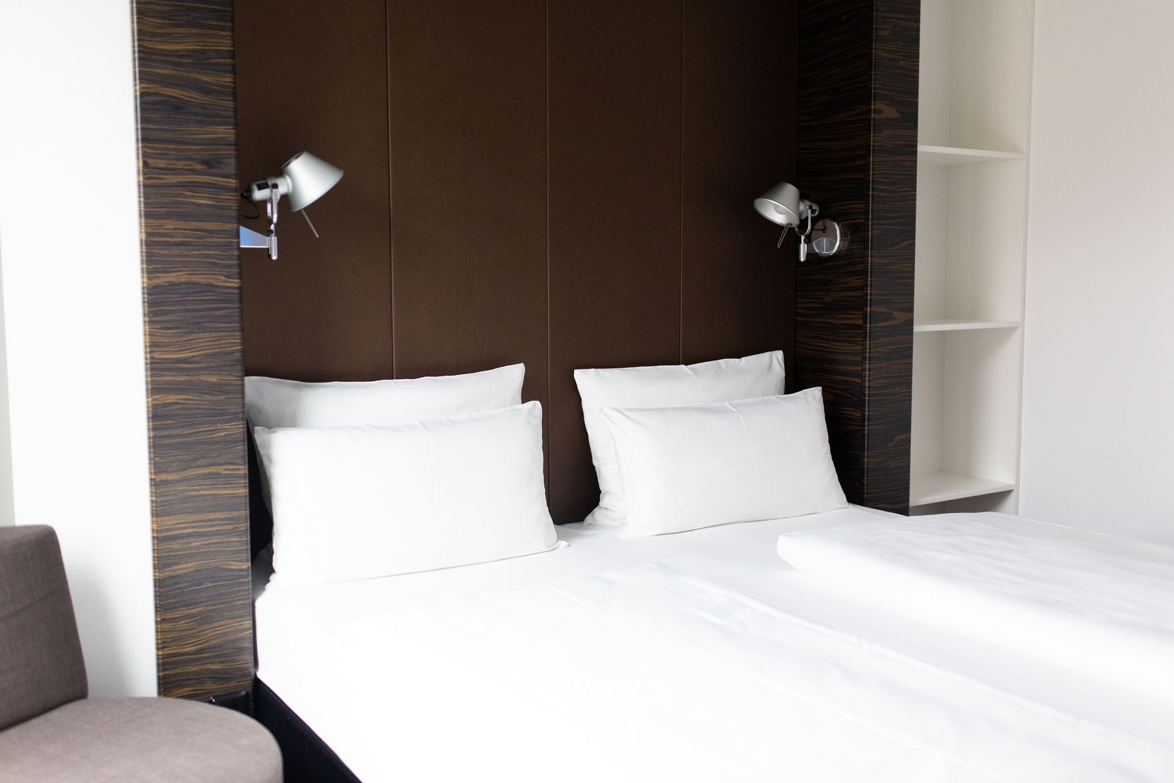 Hotel Motel One Düsseldorf-Hauptbahnhof Zimmer mit Doppelbett