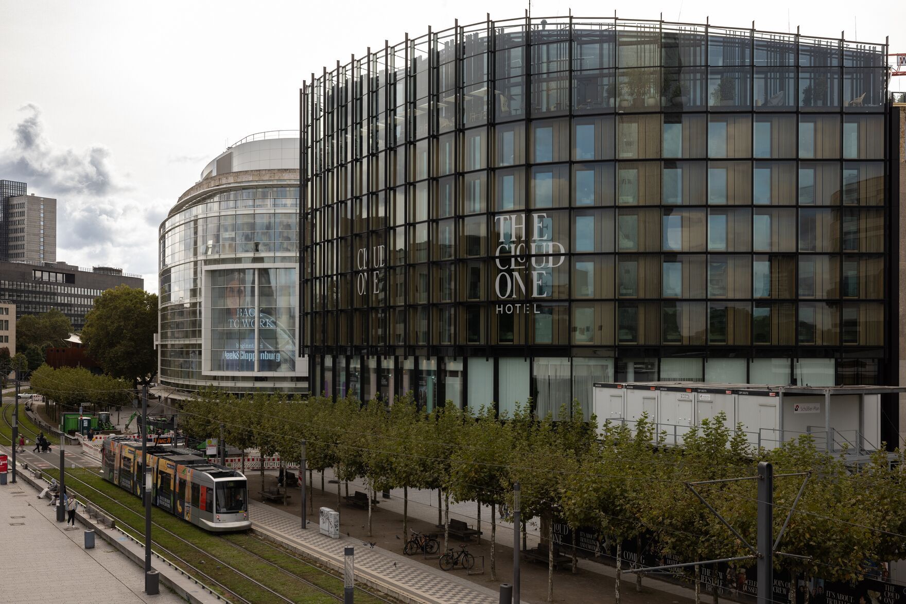 Hotel Düsseldorf KöBogen The Cloud One Fassade