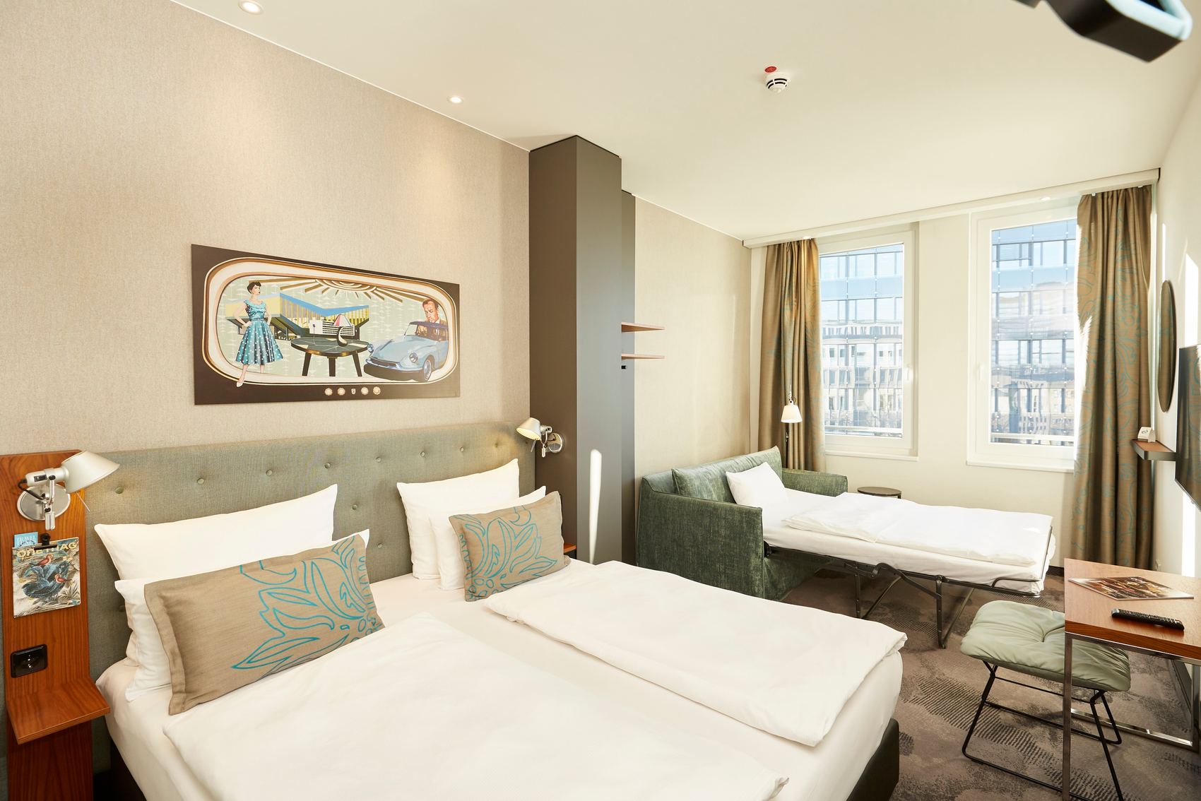 Hotel Essen Motel One Familienzimmer mit Doppelbett sowie Schlafcouch