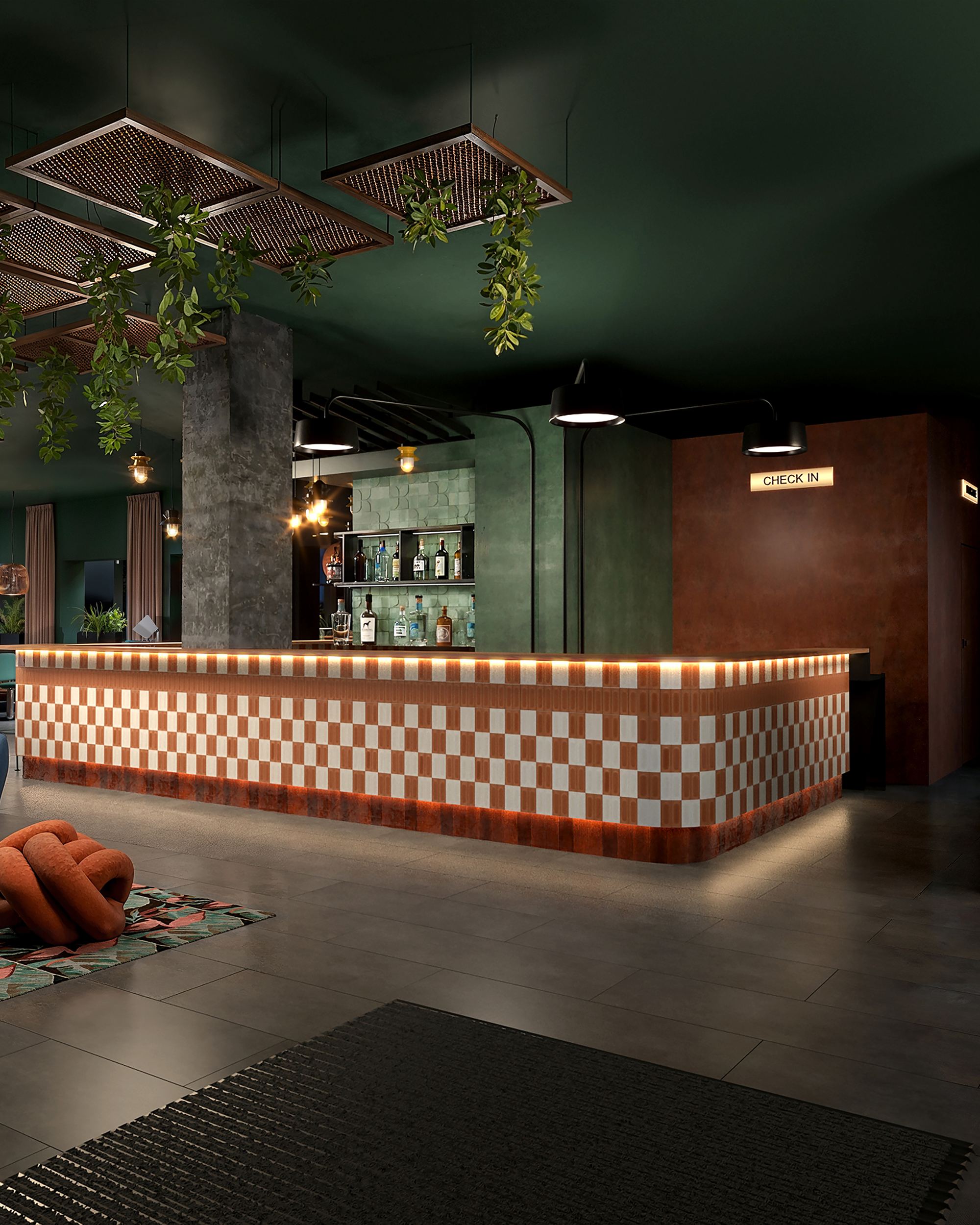 Moderne Hotellobby mit warm beleuchtetem Empfangstresen in Karooptik, grünen Wänden und Decke, hängenden Pflanzen und gemütlichen Sitzbereichen mit Sesseln für entspannte Atmosphäre.