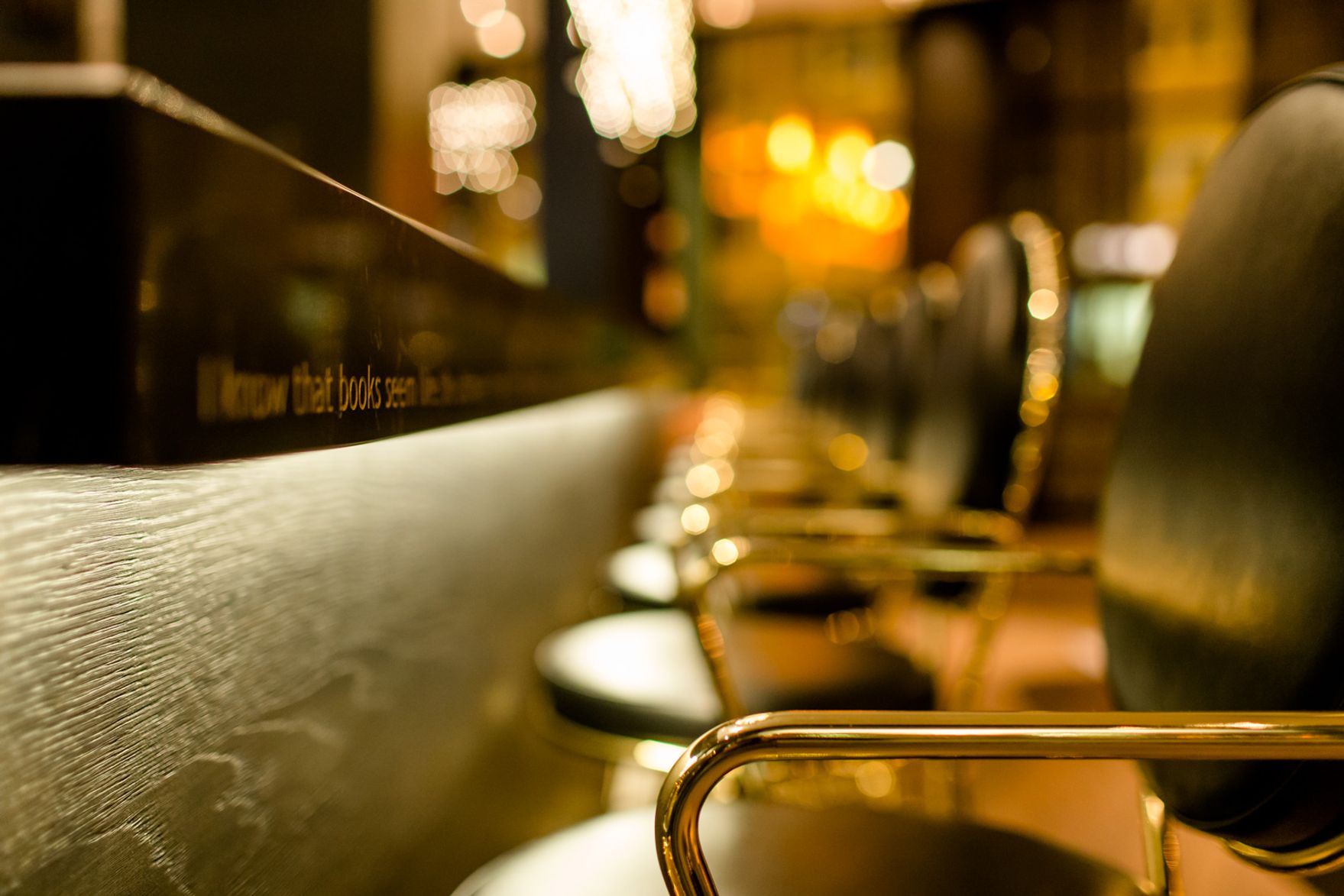 deisgnhotel Frankfurt Römer Motel One close-up of a bar stool at a bar