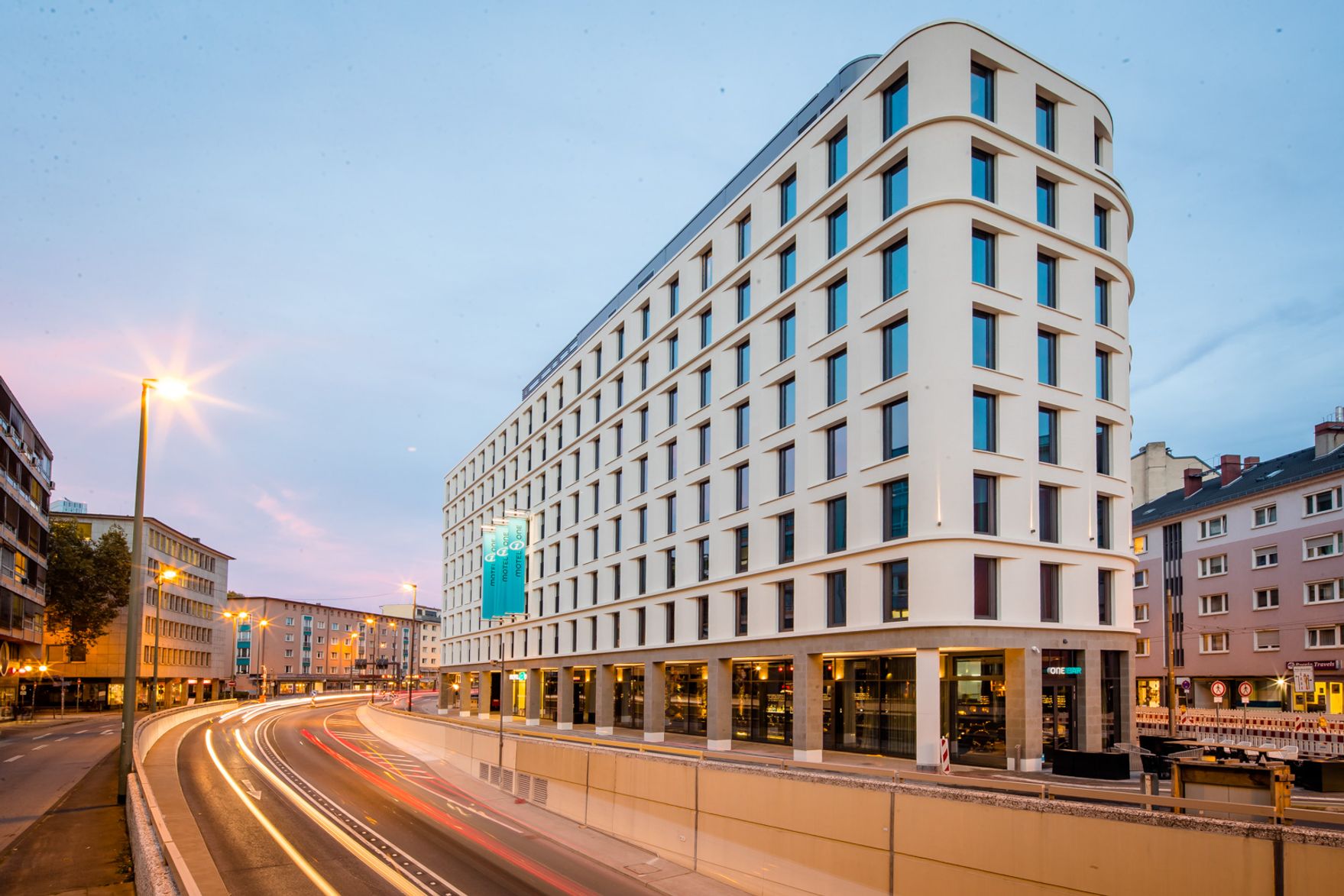 designhotel Frankfurt Römer Motel One facade