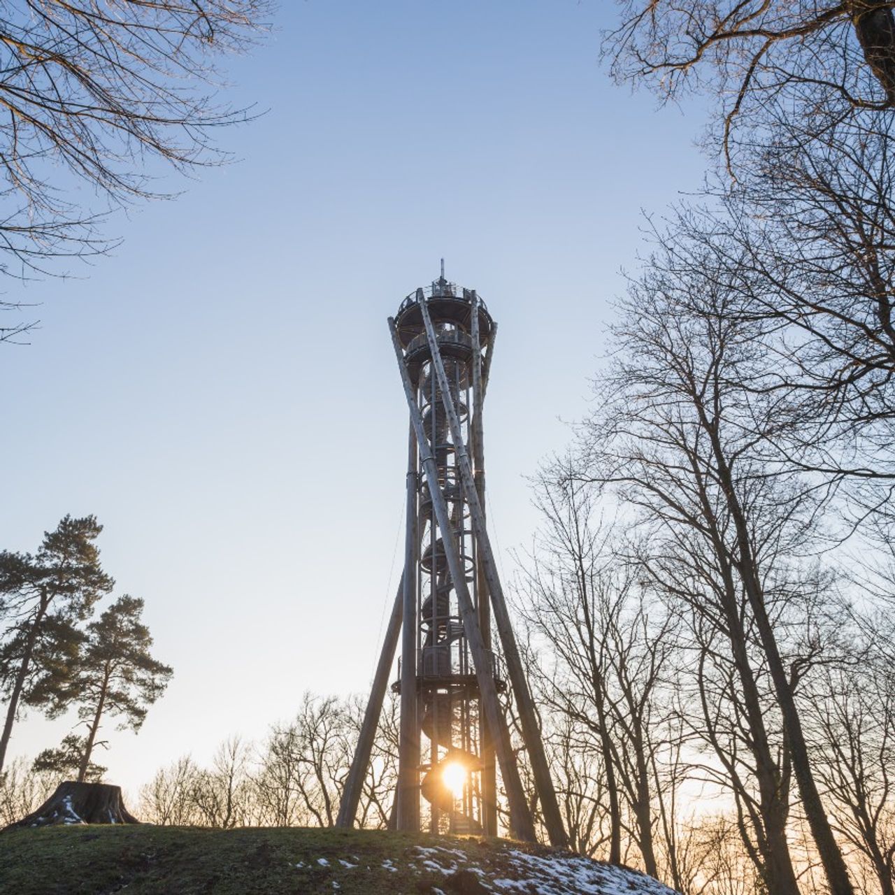 Hotel Freiburg Motel One Schlossbergturm bei Sonnenuntergang