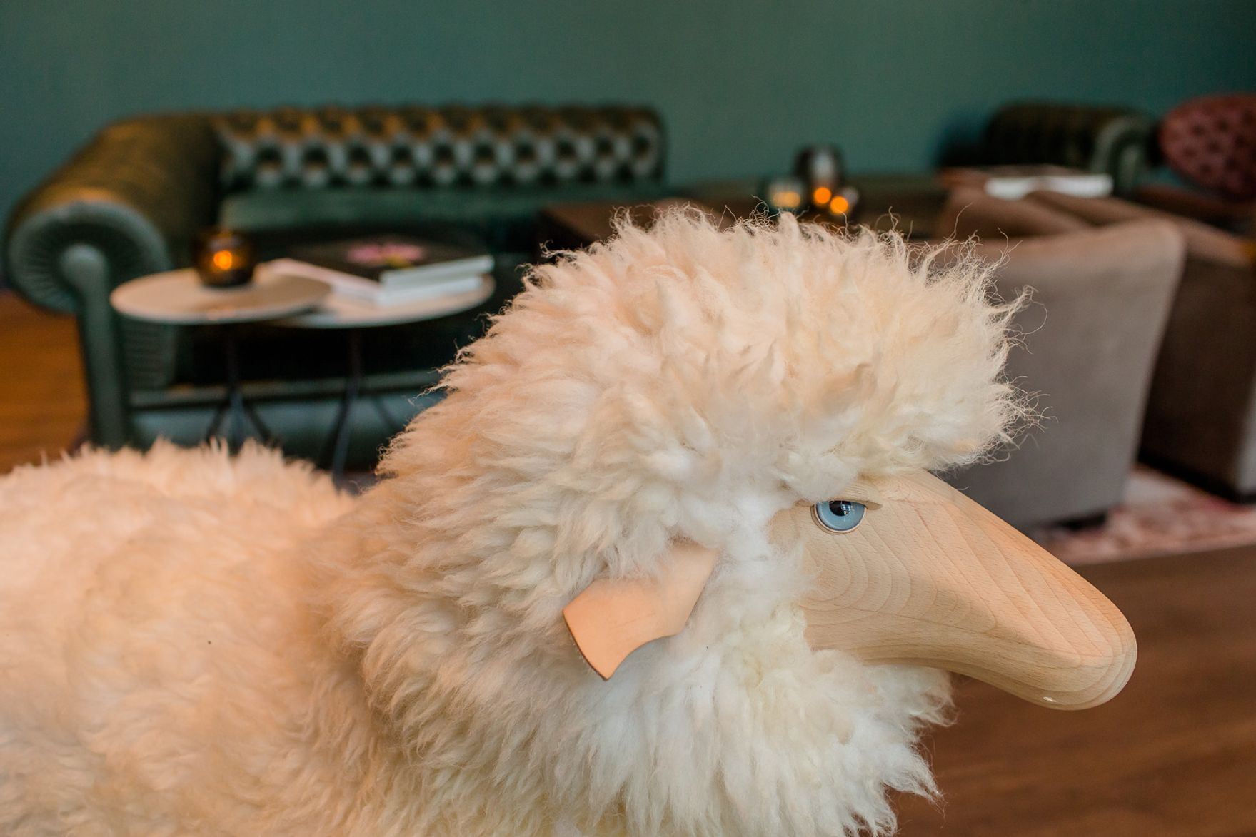 hotel Glasgow Motel One close-up of a fake sheep