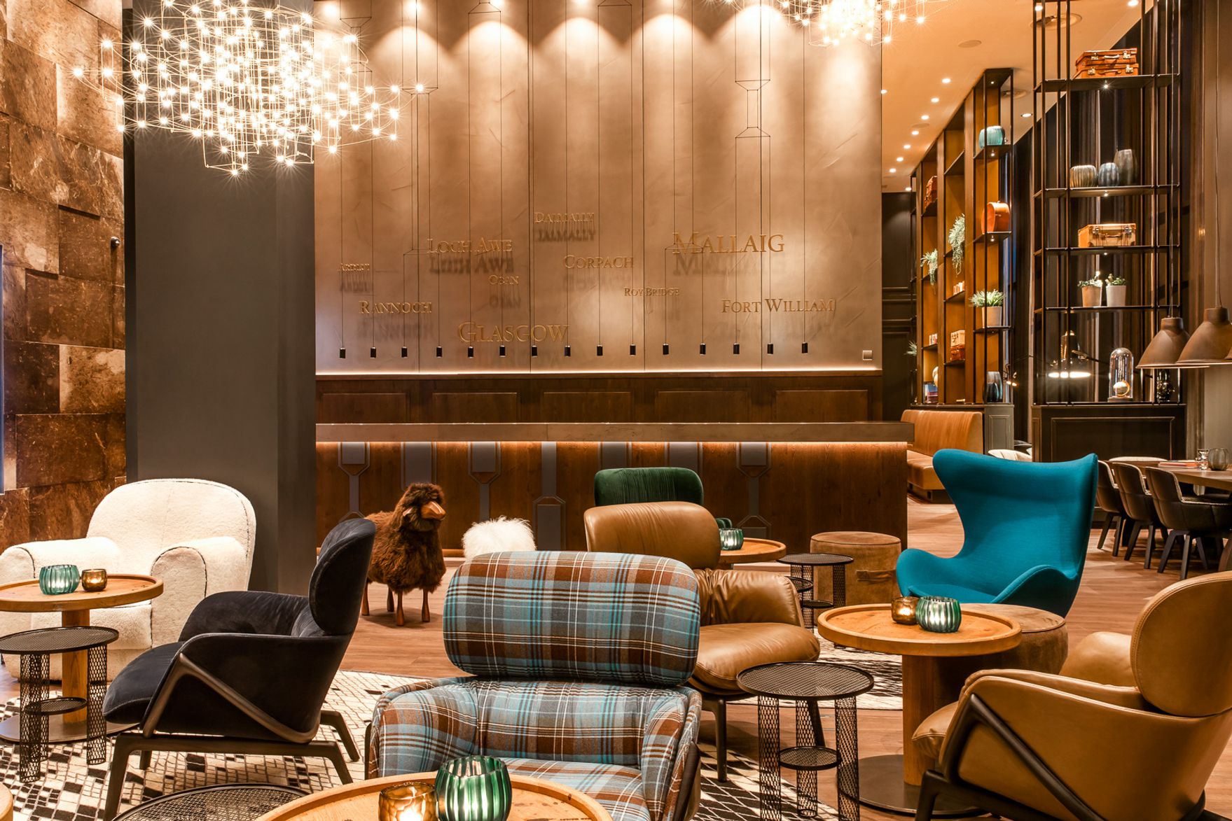 hotel Glasgow Motel One reception with seatings