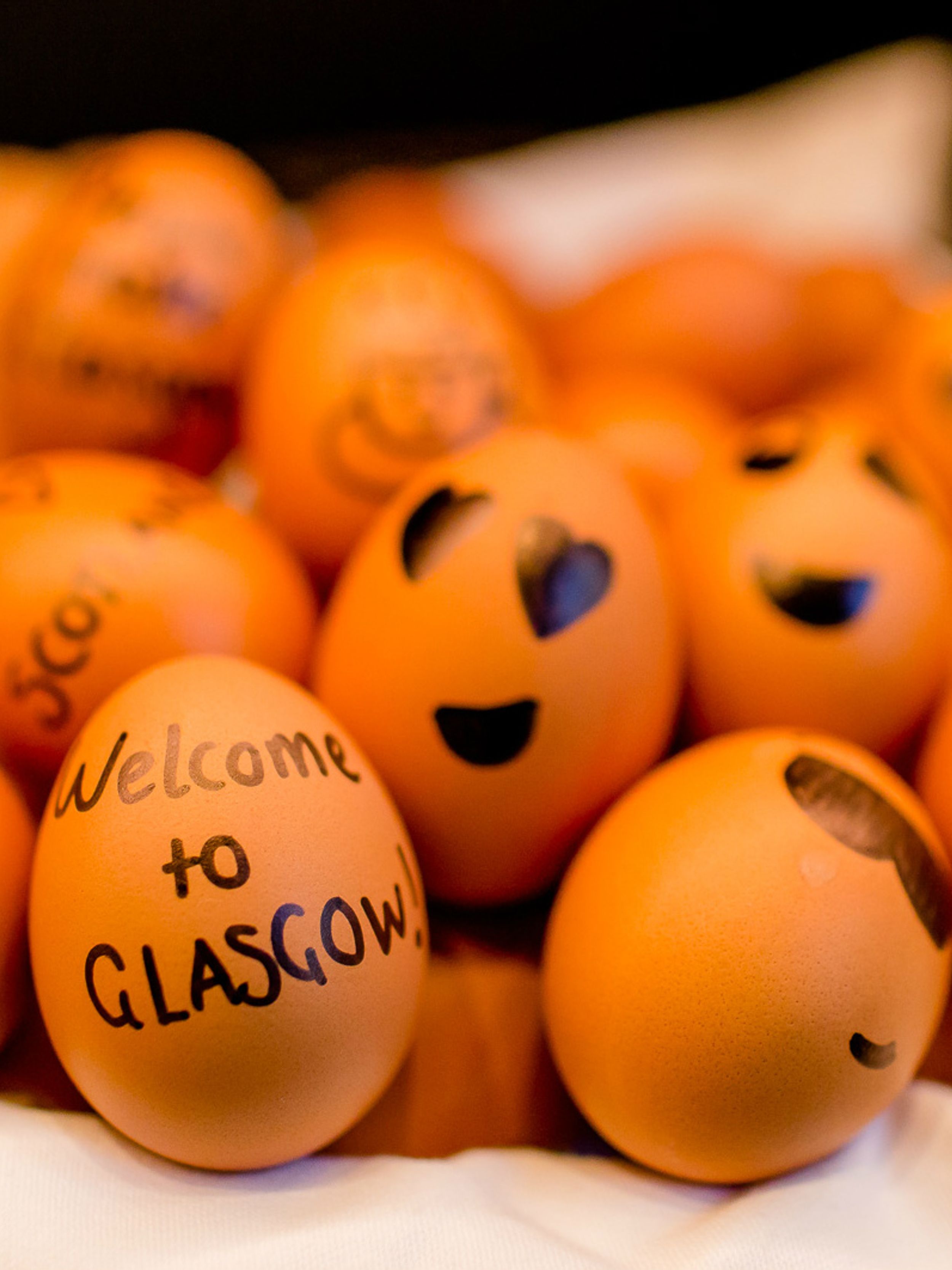 Hotel Glasgow Motel One Nahaufnahme auf bemalte Eier am Frühstücksbuffet