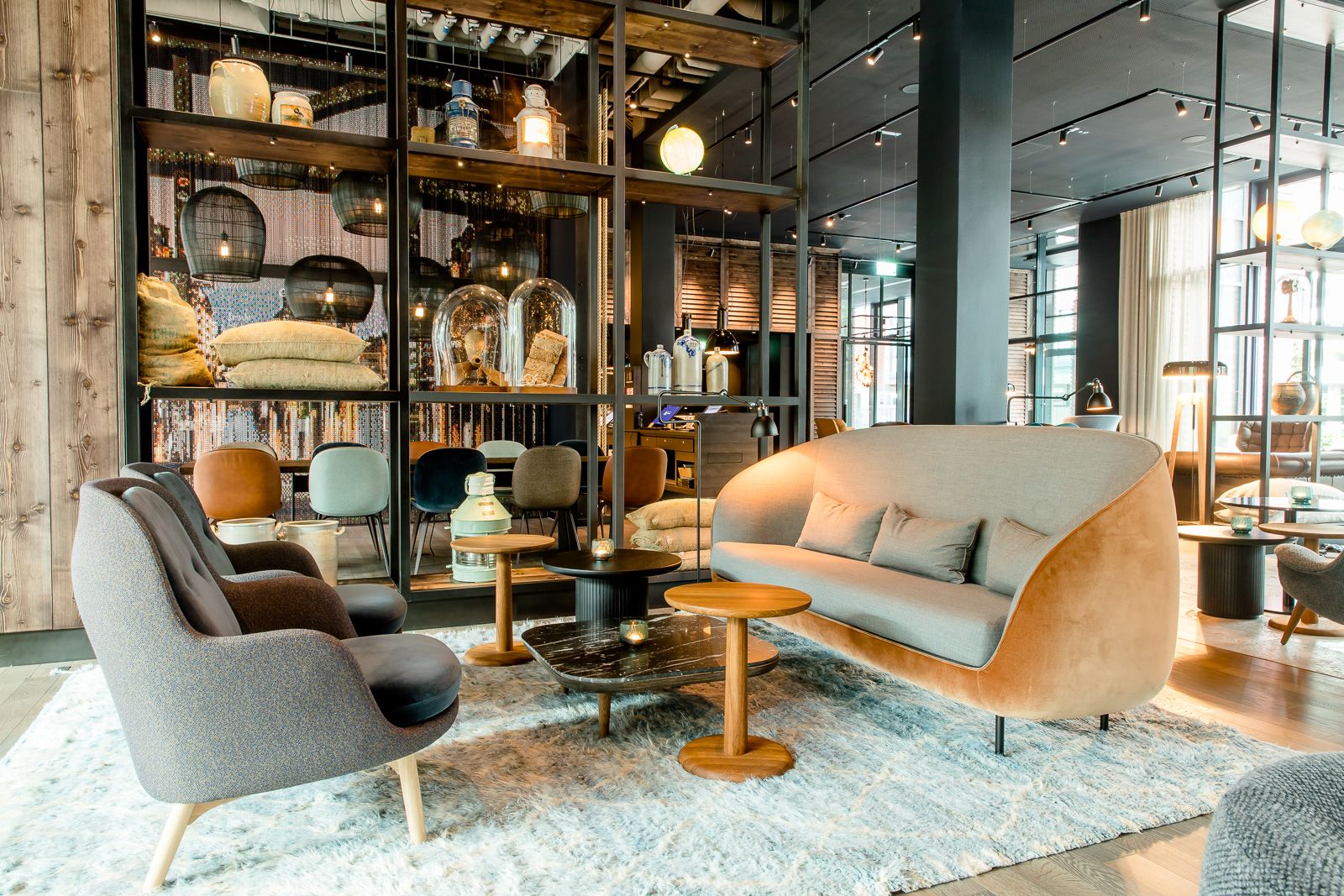 Designhotel Hamburg Fleetinsel Motel One lichtdurchflutete Lounge