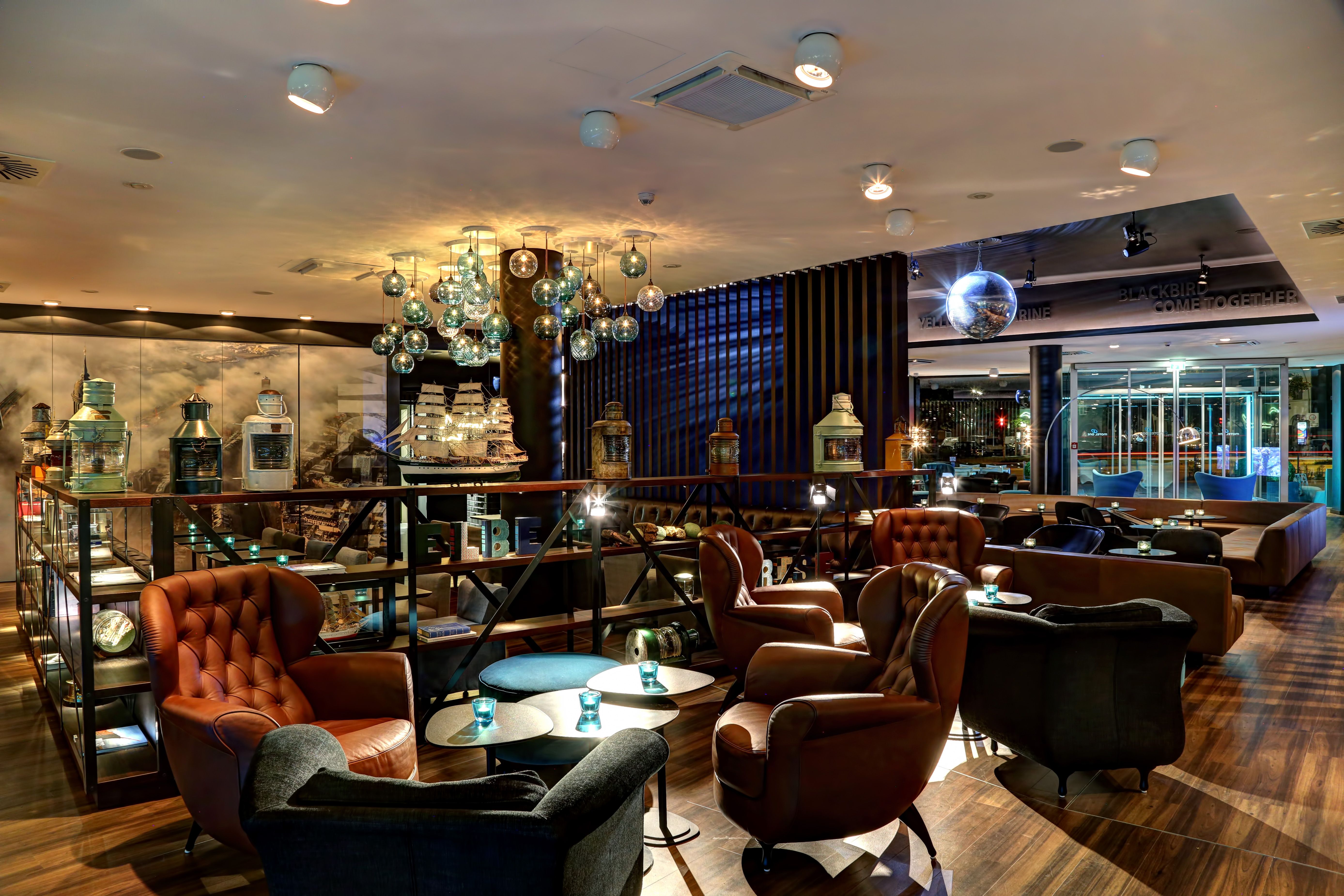 hotel Hamburg am Michel Motel One large lounge with several seating areas