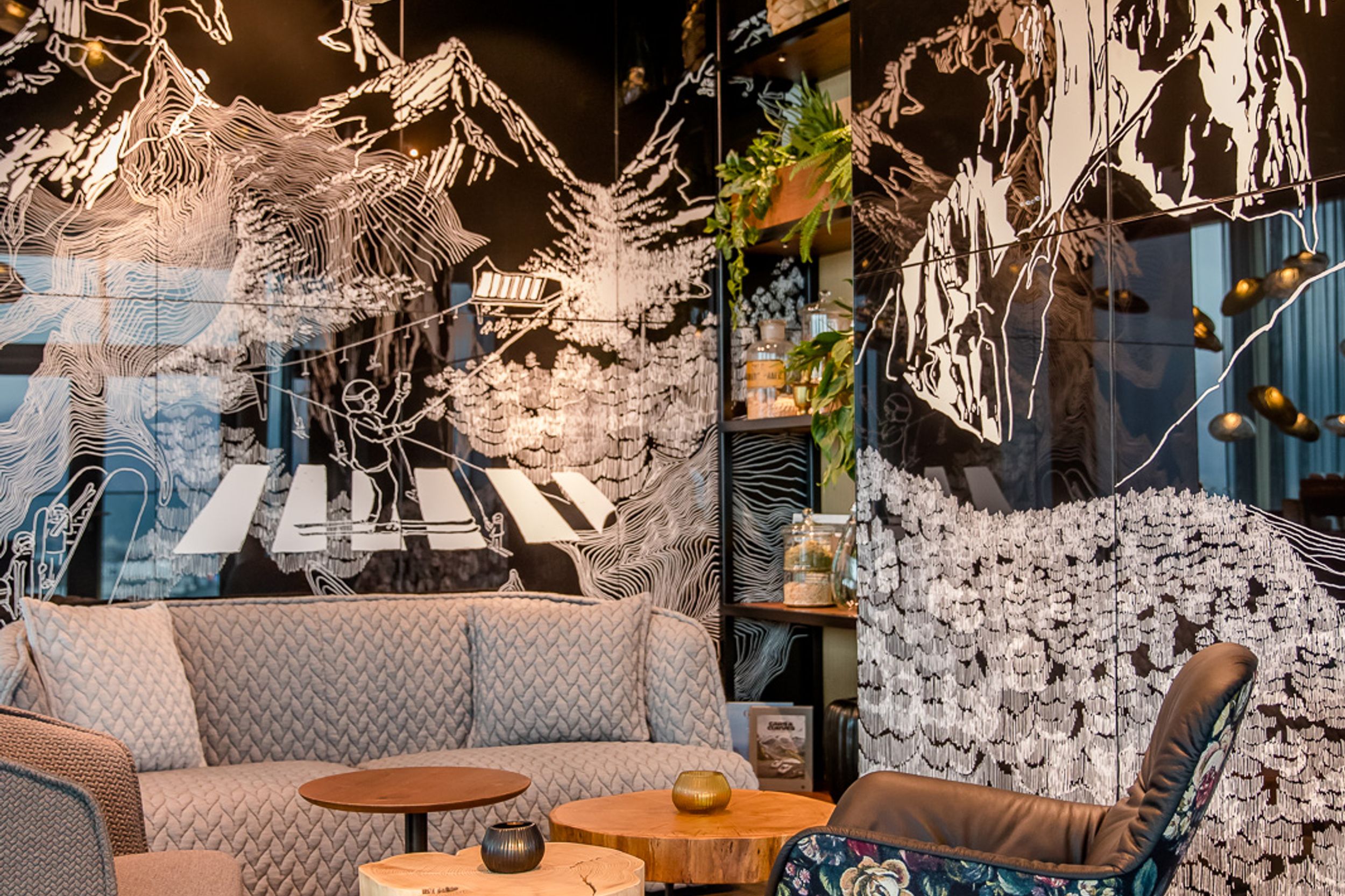 Hotel Innsbruck Motel One Sitzgelegenheiten und heller Lounge