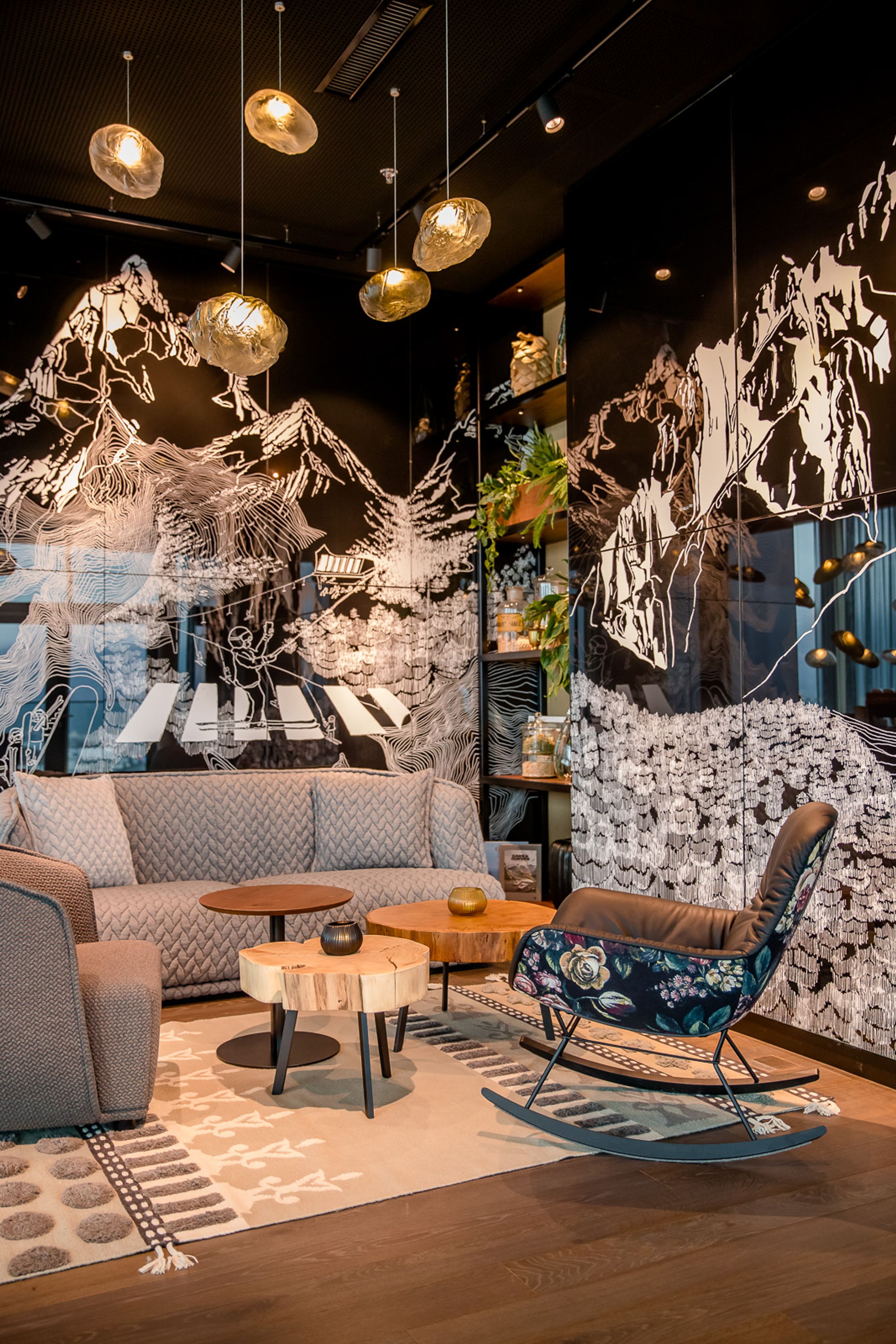 Hotel Innsbruck Motel One Sitzgelegenheiten und heller Lounge