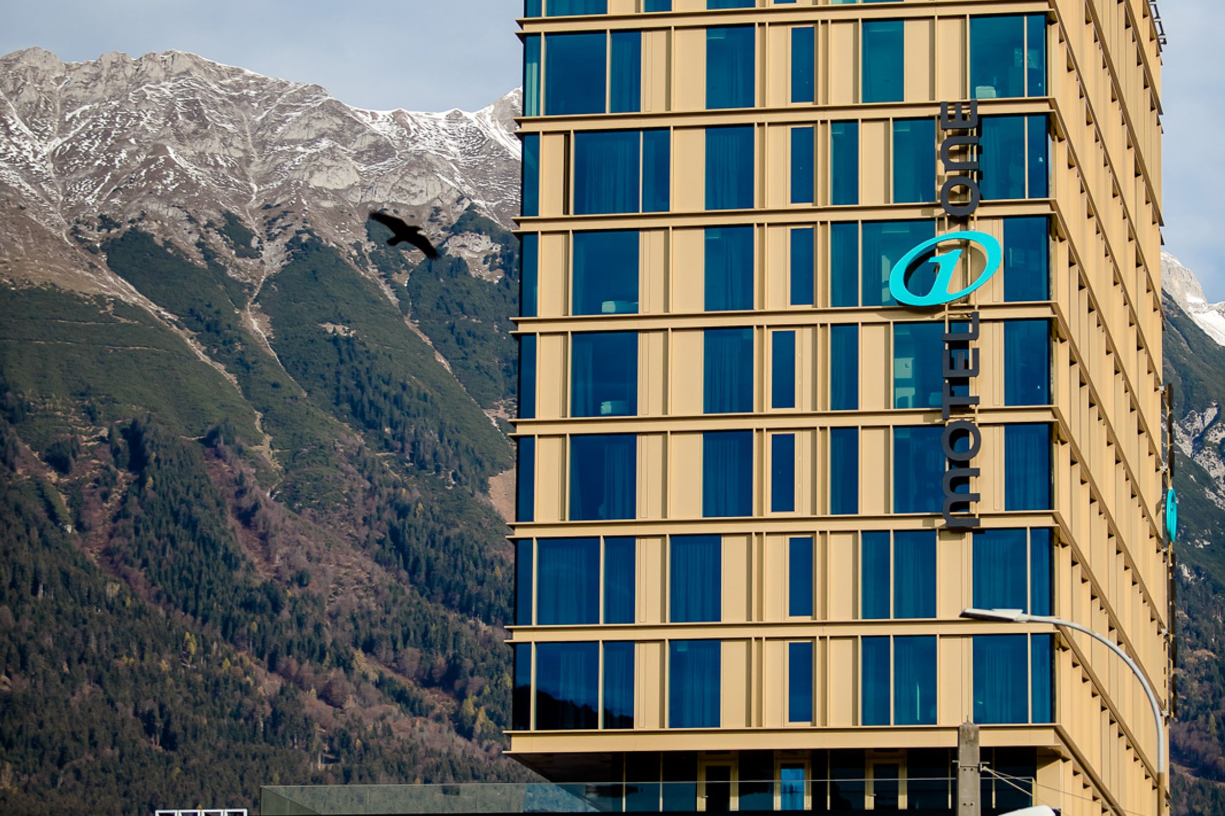 Hotel Innsbruck Motel One Blick von außen auf das Gebäude
