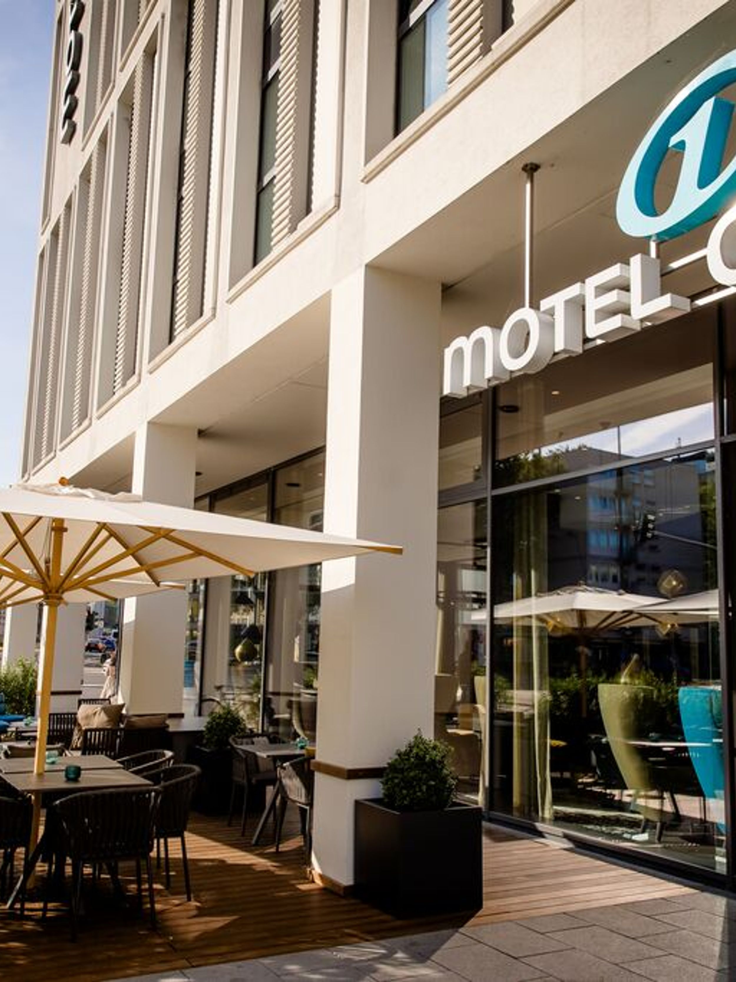 designhotel Cologne Altstadt Motel One entrance area with logo