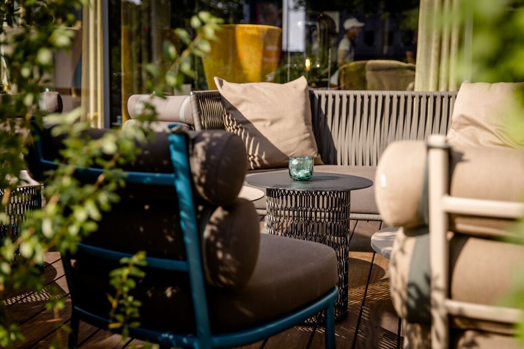 designhotel Cologne Altstadt Motel One terrace with chairs