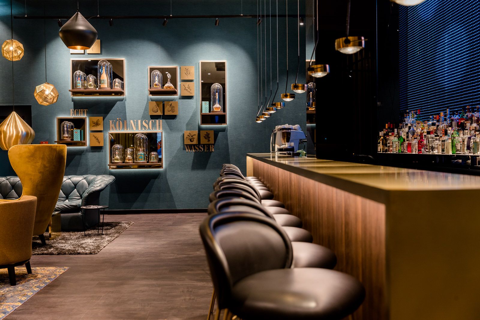 designhotel Cologne Altstadt Motel One bar with seatings and bar stools
