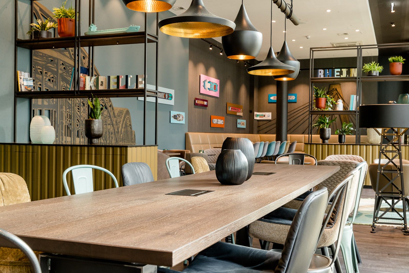 designhotel Cologne Altstadt Motel One breakfast room with seatings