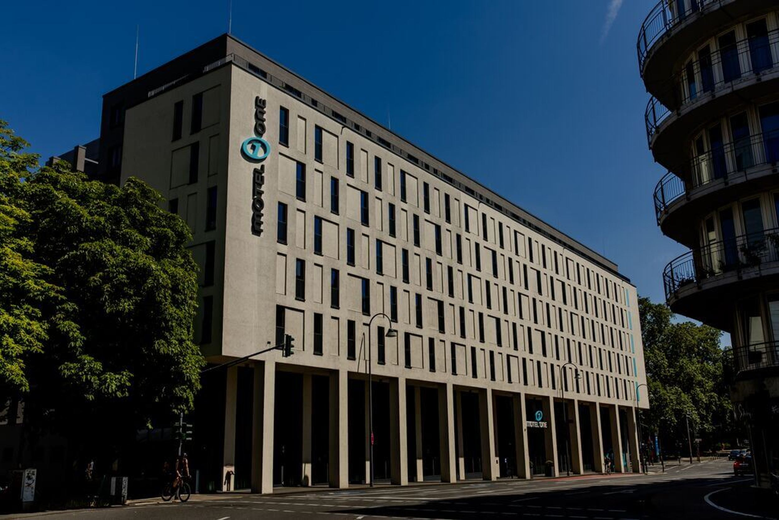 Hotel Köln Mediapark Motel One Fassade