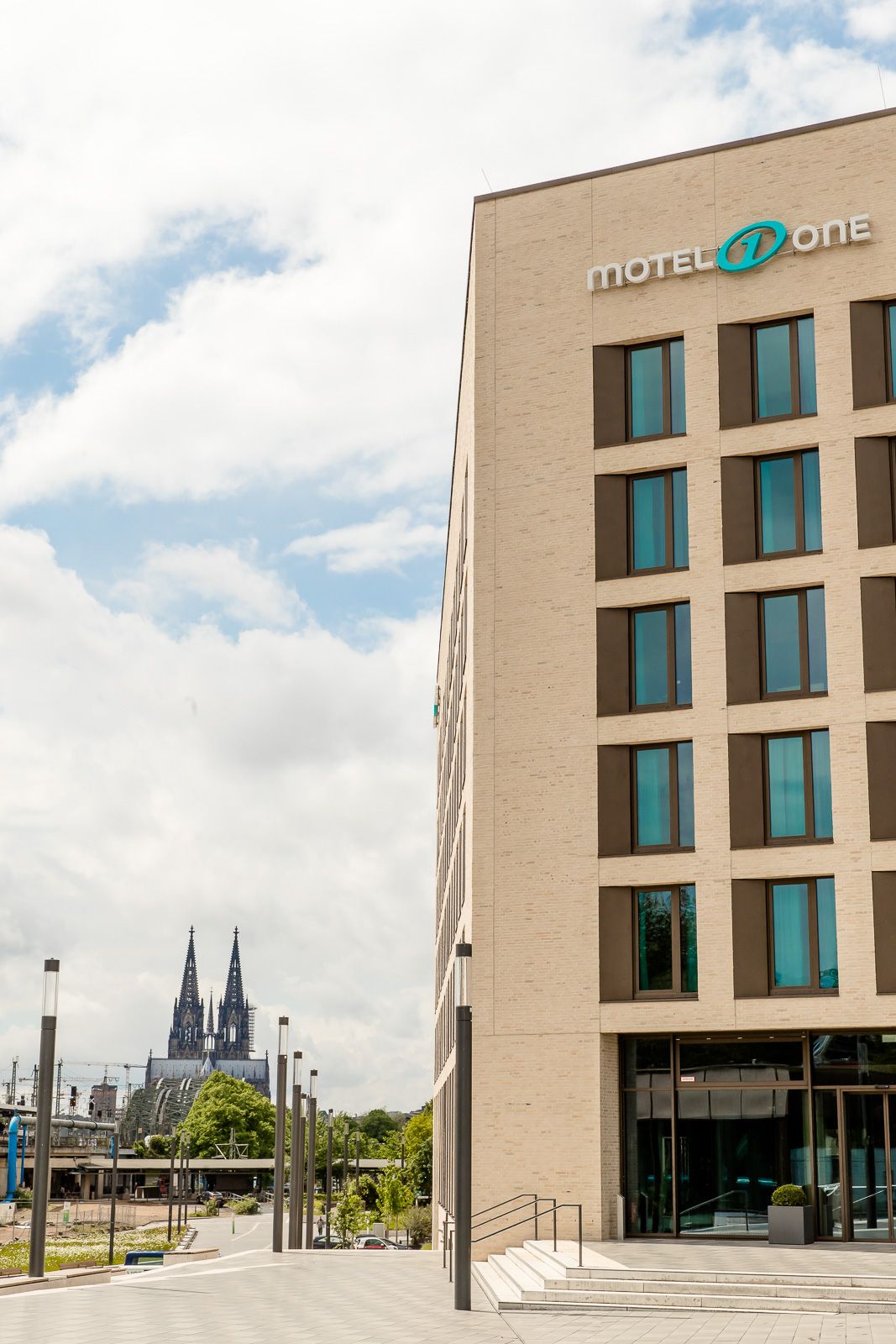 Hotel Köln Messe Motel One Fassade