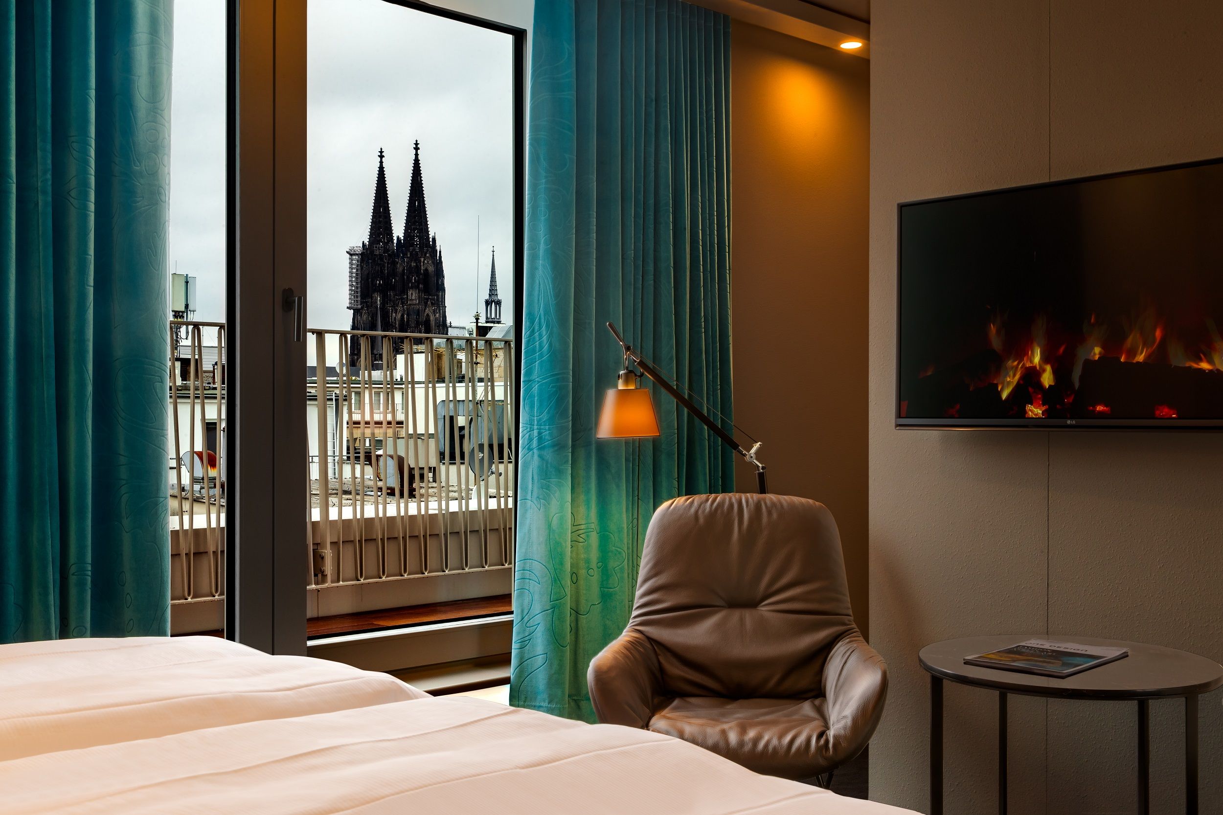 designhotel Cologne Neumarkt Motel One bright room with a view of the cathedral