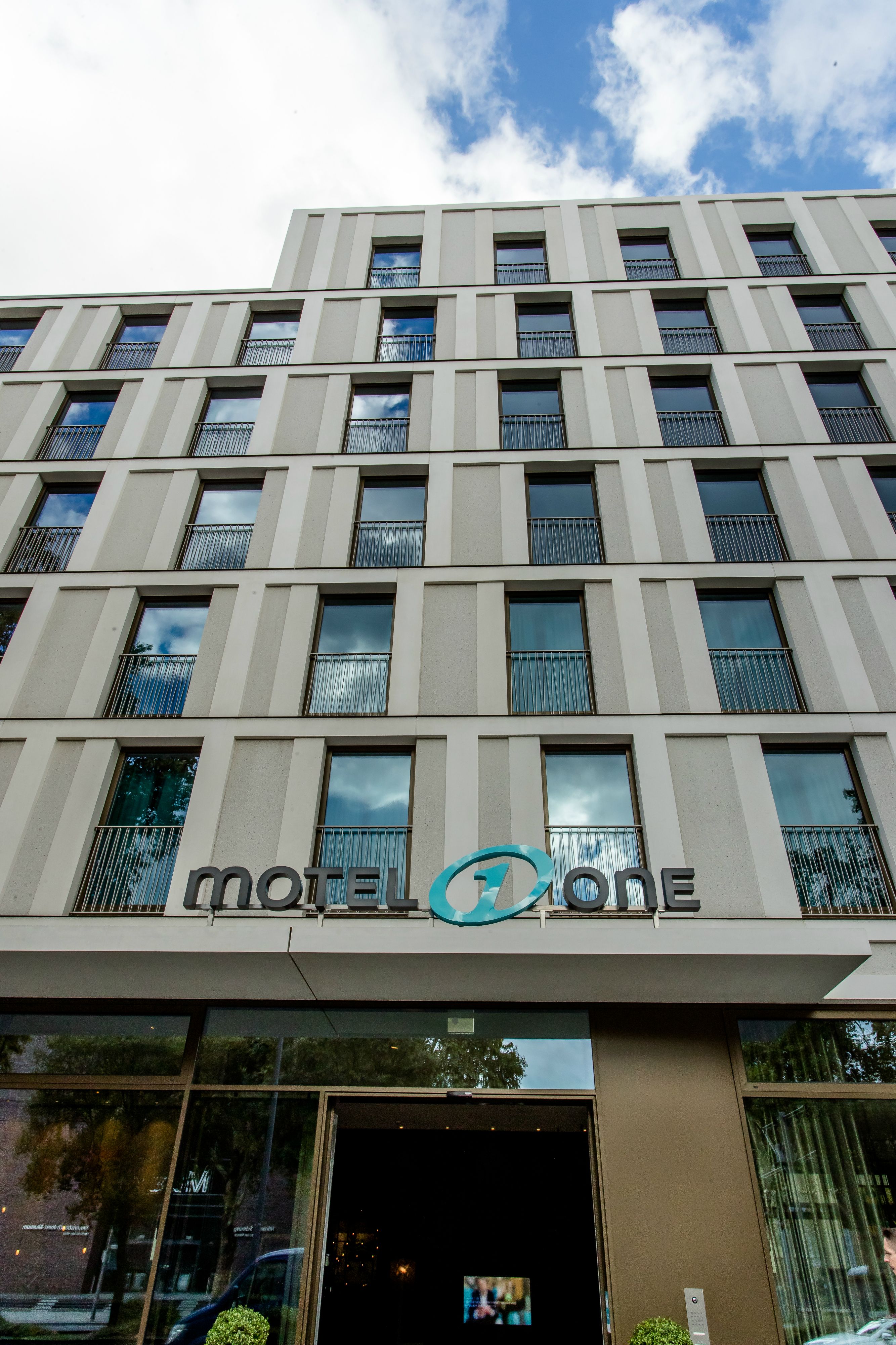 Hotel Köln Neumarkt Motel One Fassade