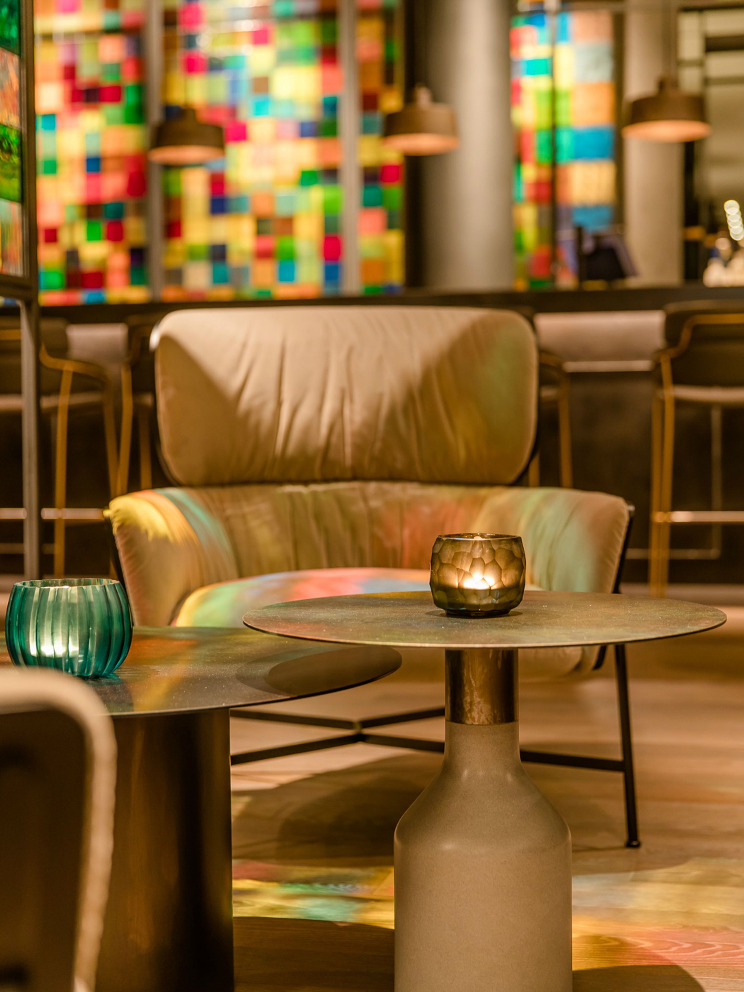 hotel Cologne Neumarkt Motel One close-up of armchair and side table in lounge