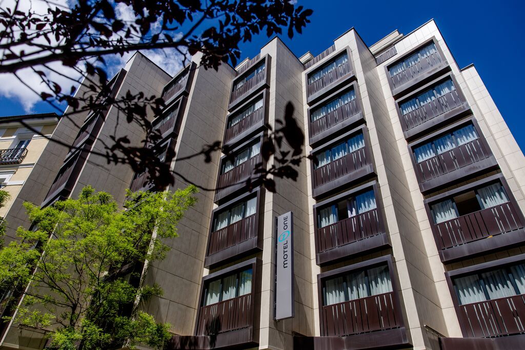 hotel madrid plaza de espana motel one fassade