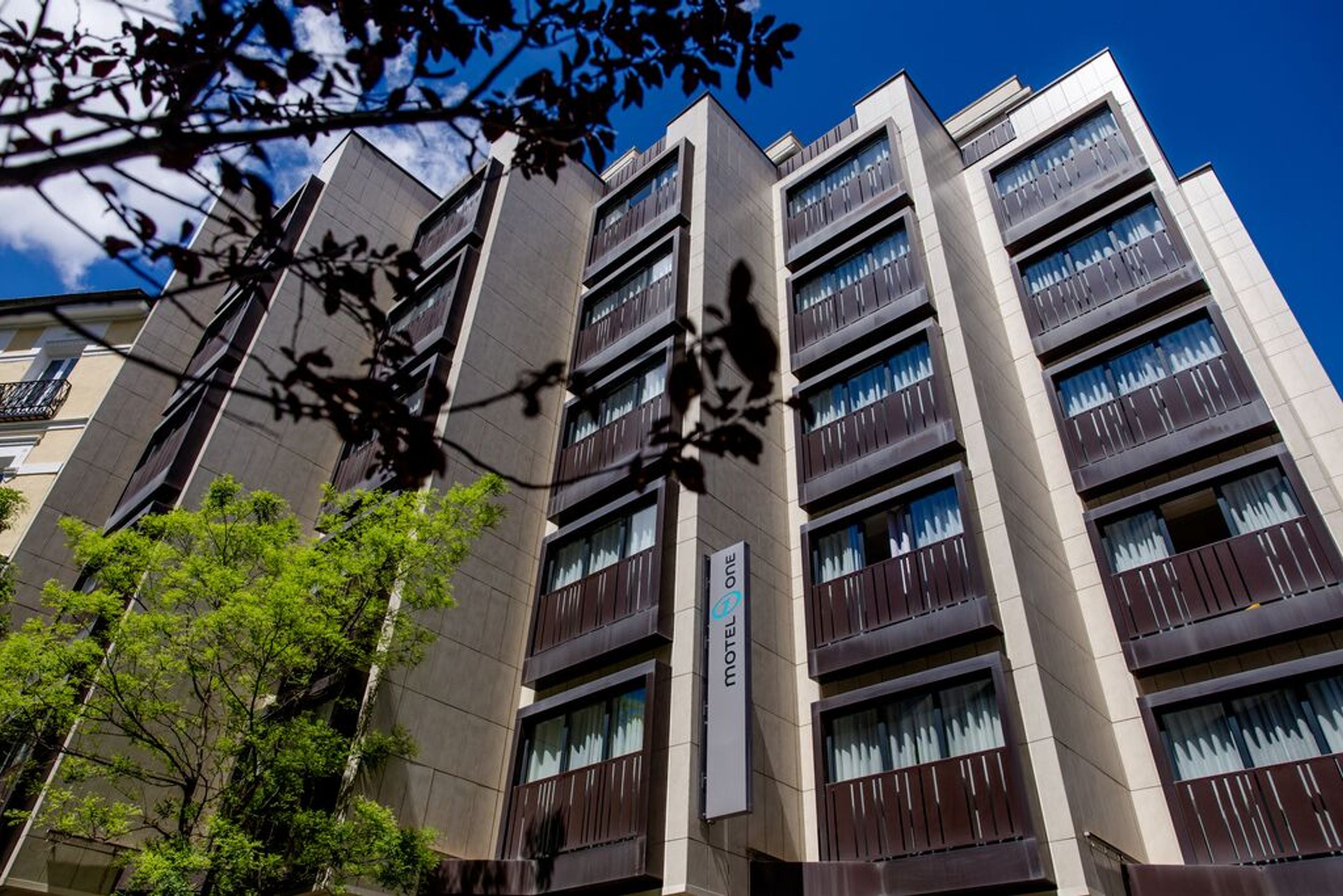 hotel madrid plaza de espana motel one fassade