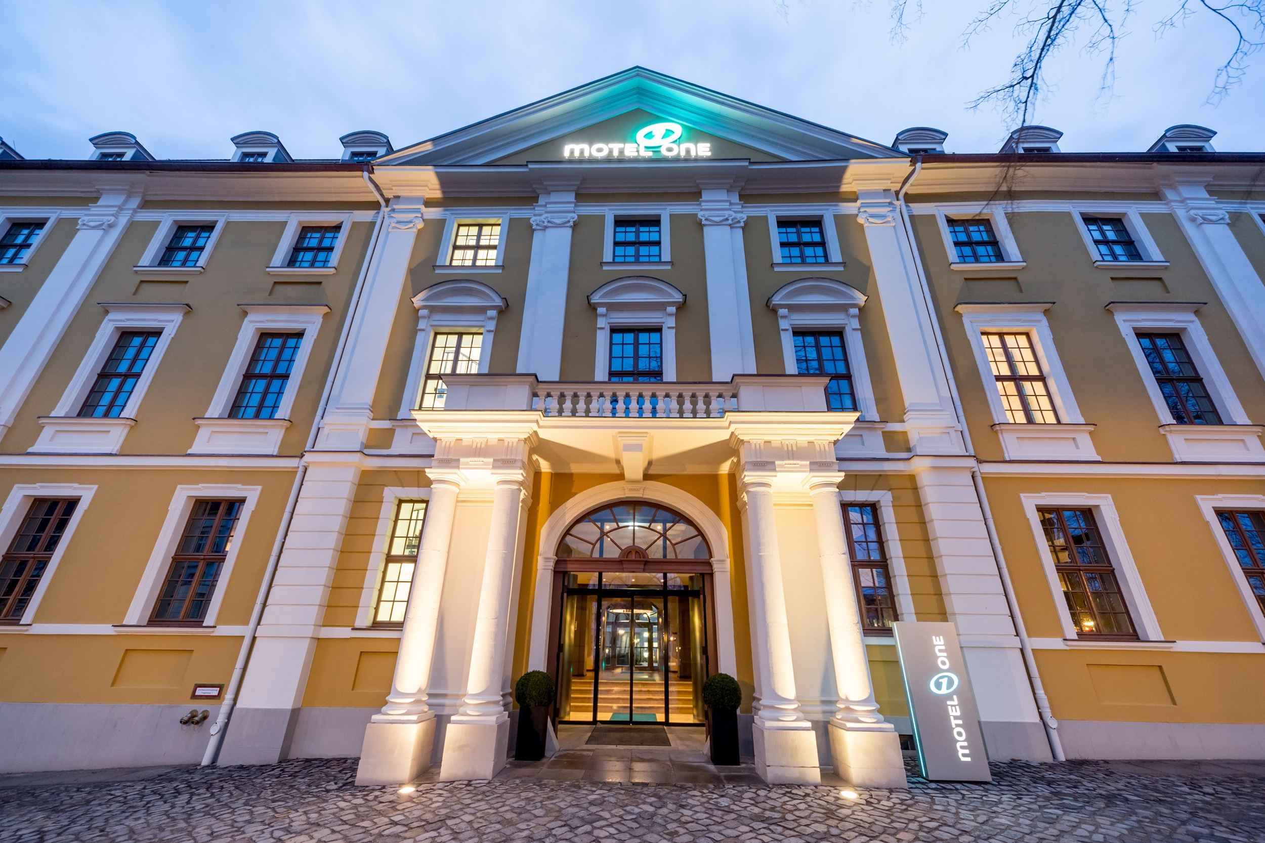 Hotel Magdeburg Motel One Gebäude von außen