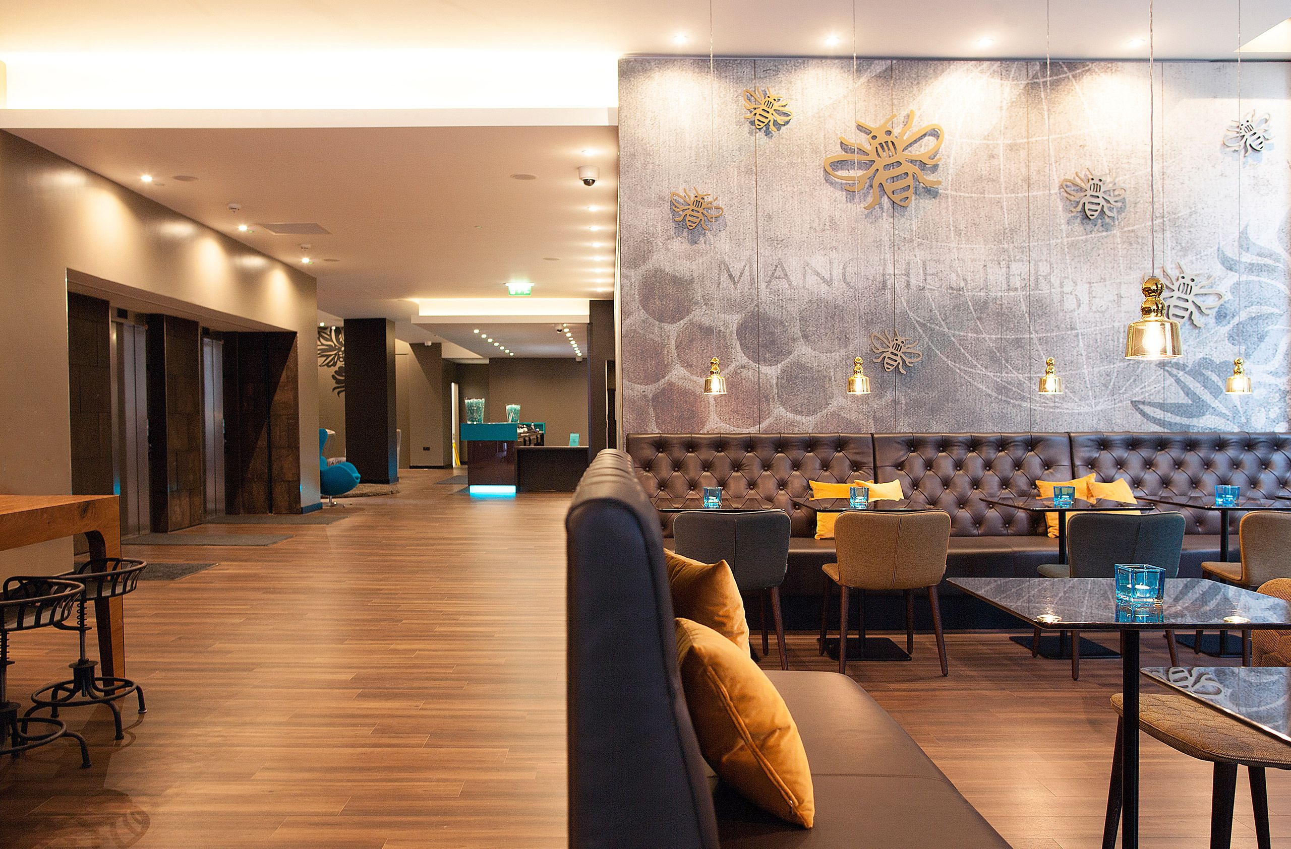 Hotel Manchester Piccadilly Motel One Rezeption, Aufzüge und Sitzgelegenheiten
