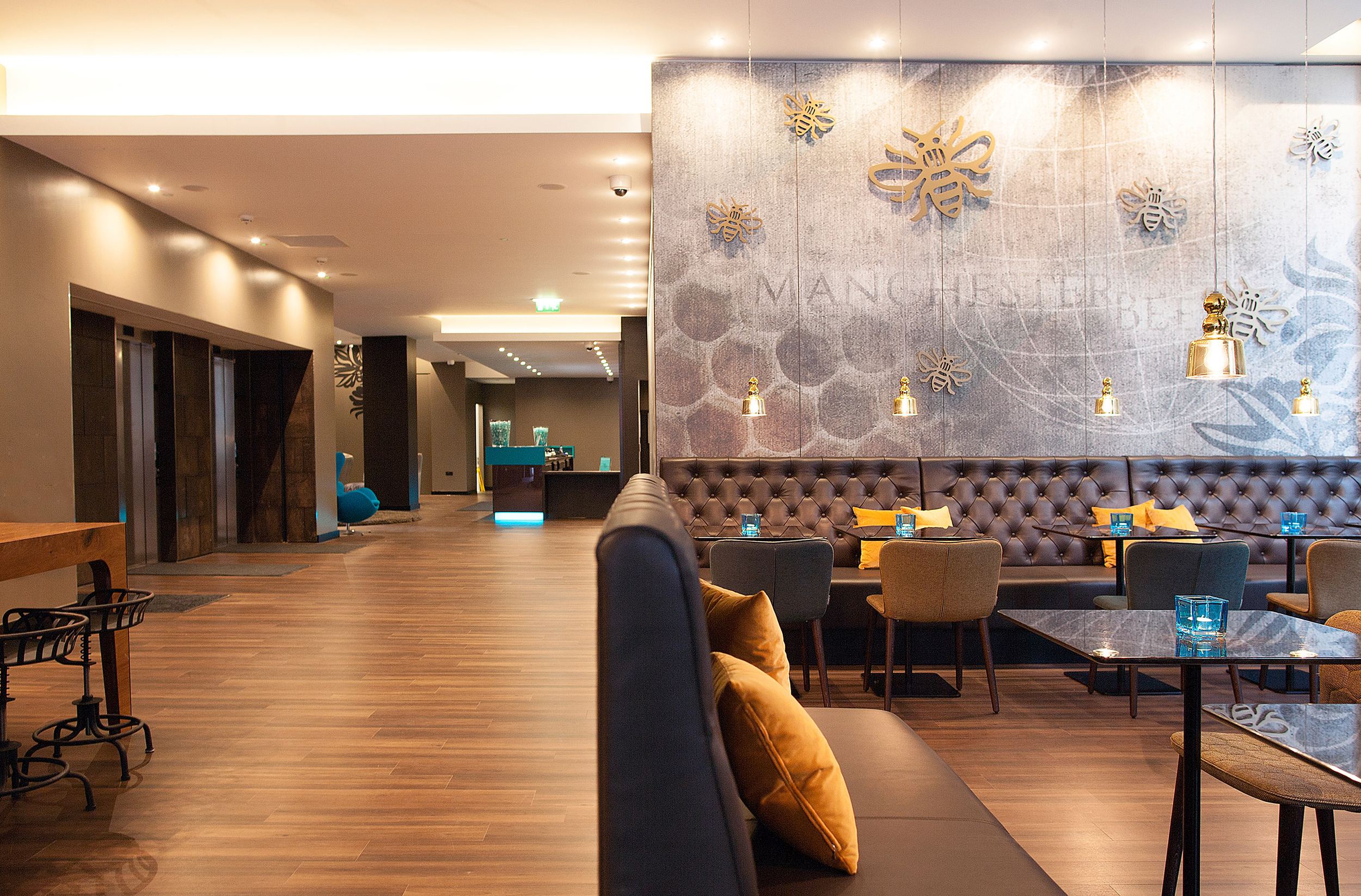 Hotel Manchester Piccadilly Motel One Rezeption, Aufzüge und Sitzgelegenheiten