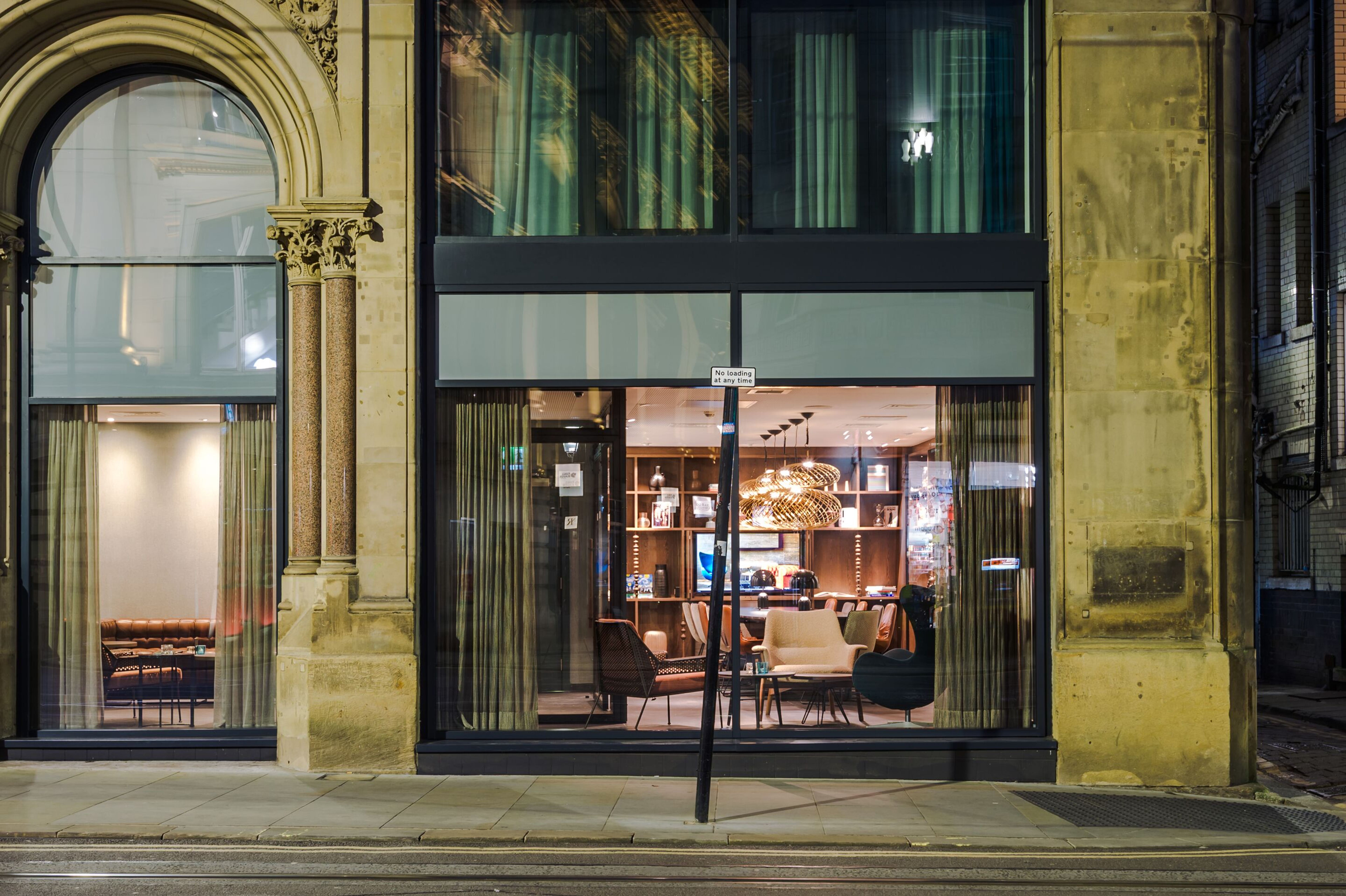 hotel Manchester Royal Exchange Motel One view through large window front hotel Manchester Royal Exchange Motel One view through large window front
