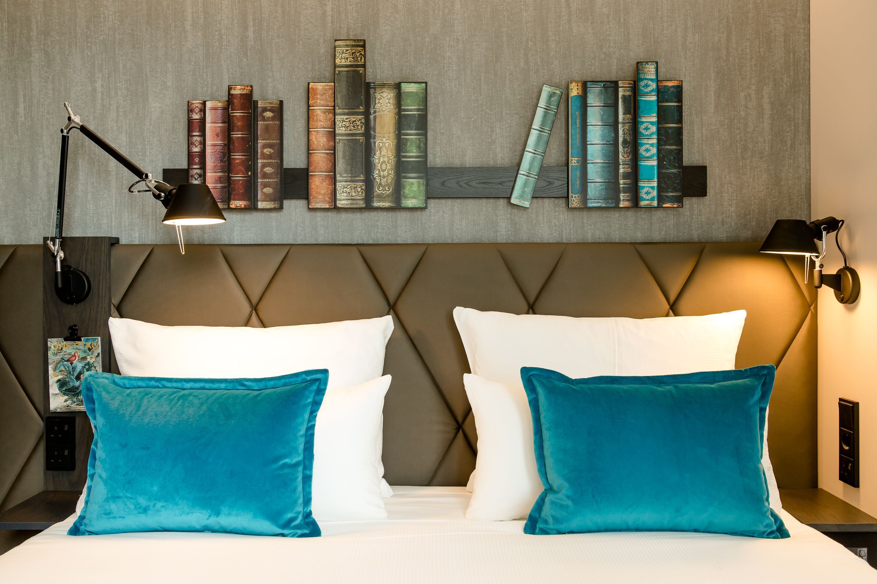 Hotel Motel One Manchester-St. Peter's Square Zimmer mit Sicht auf Doppelbett Hotel Motel One Manchester-St. Peter's Square Zimmer mit Sicht auf Doppelbett
