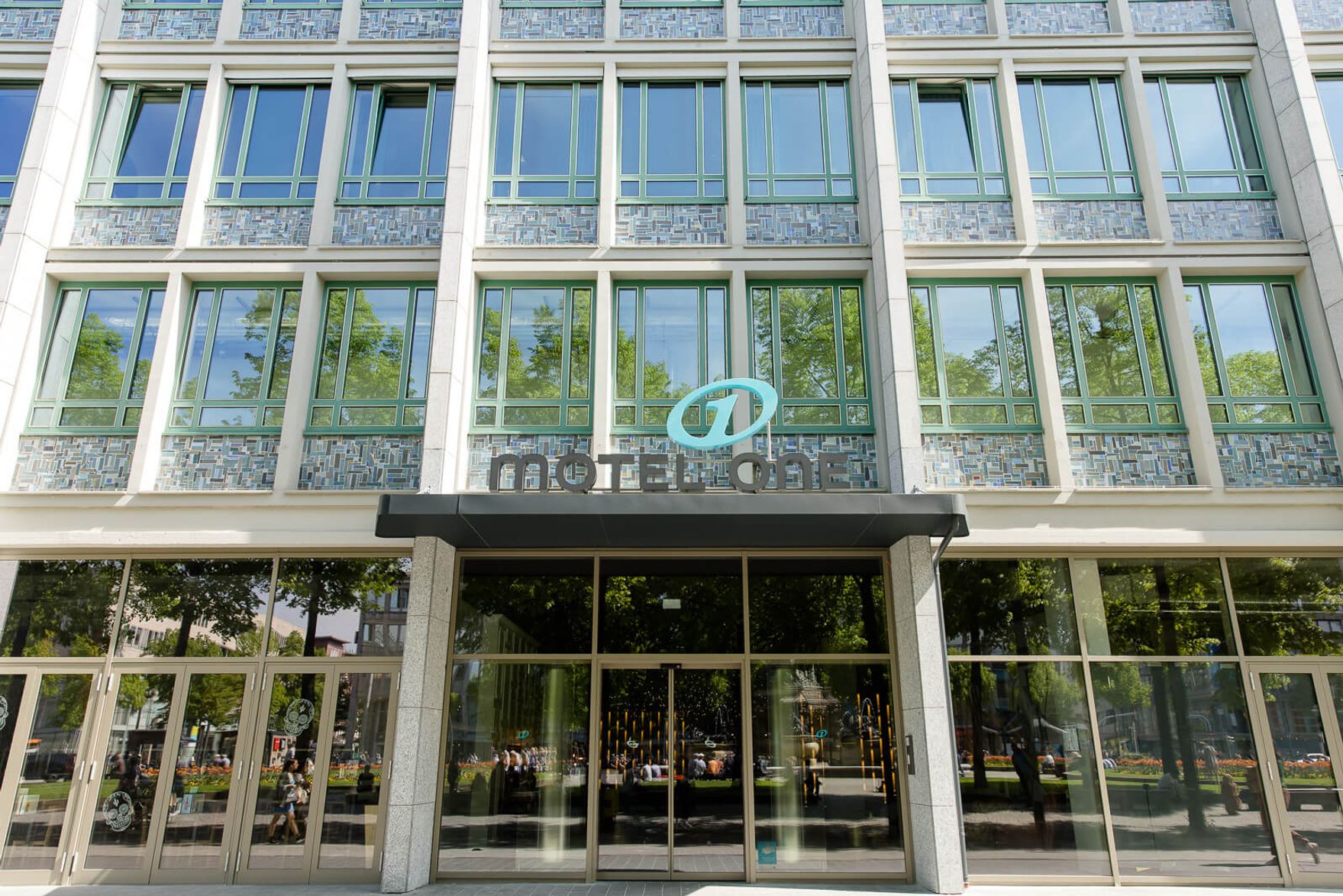 hotel Mannheim Motel One exterior view of the building with logo