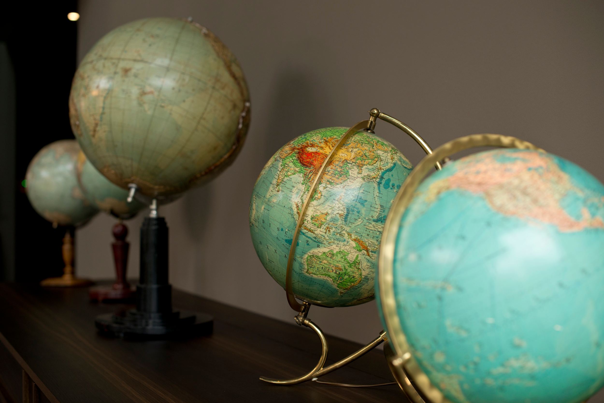 Hotel München Campus Motel One Nahaufnahme Weltkugeln