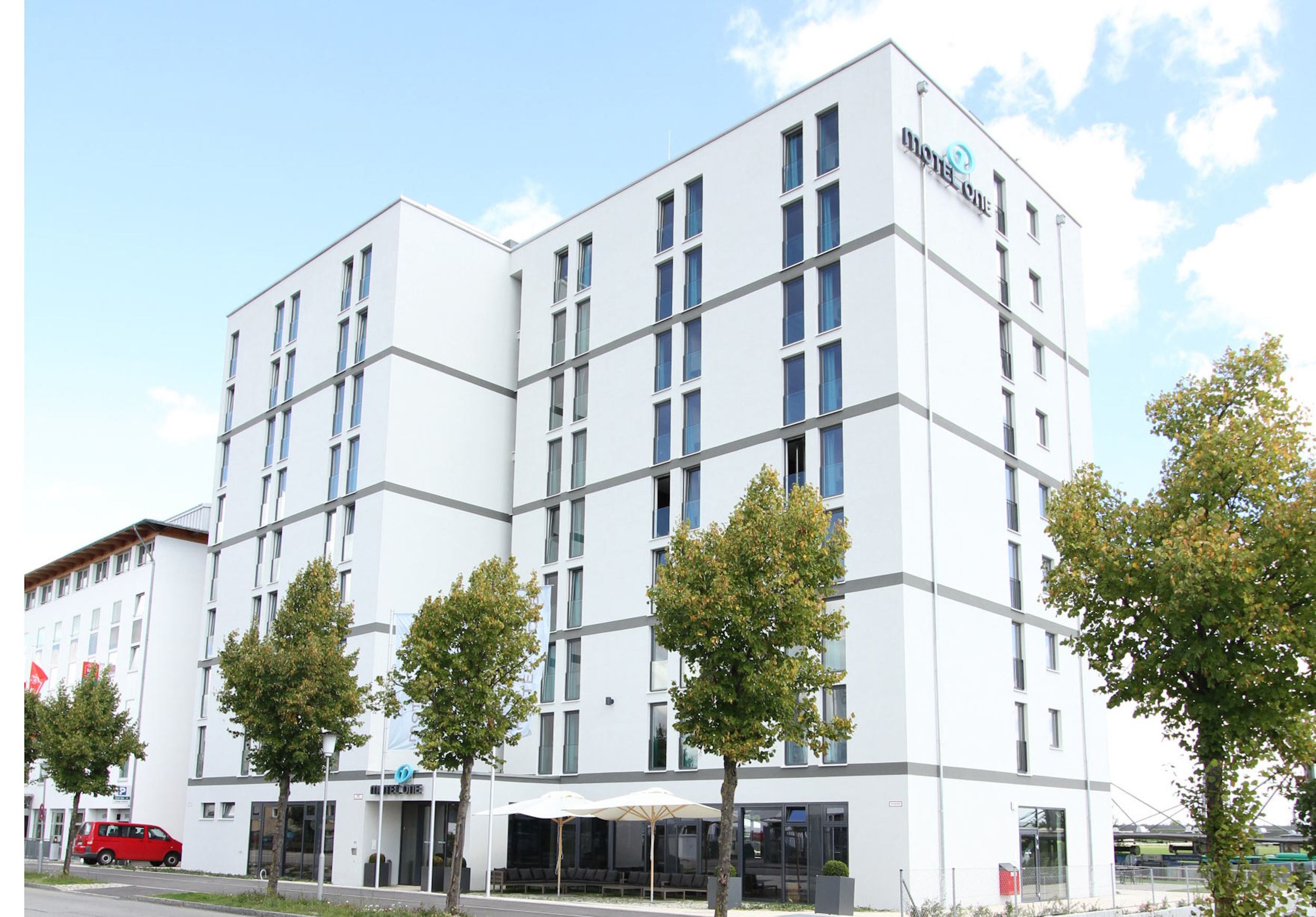 Hotel München Garching Motel One Blick auf Gebäude