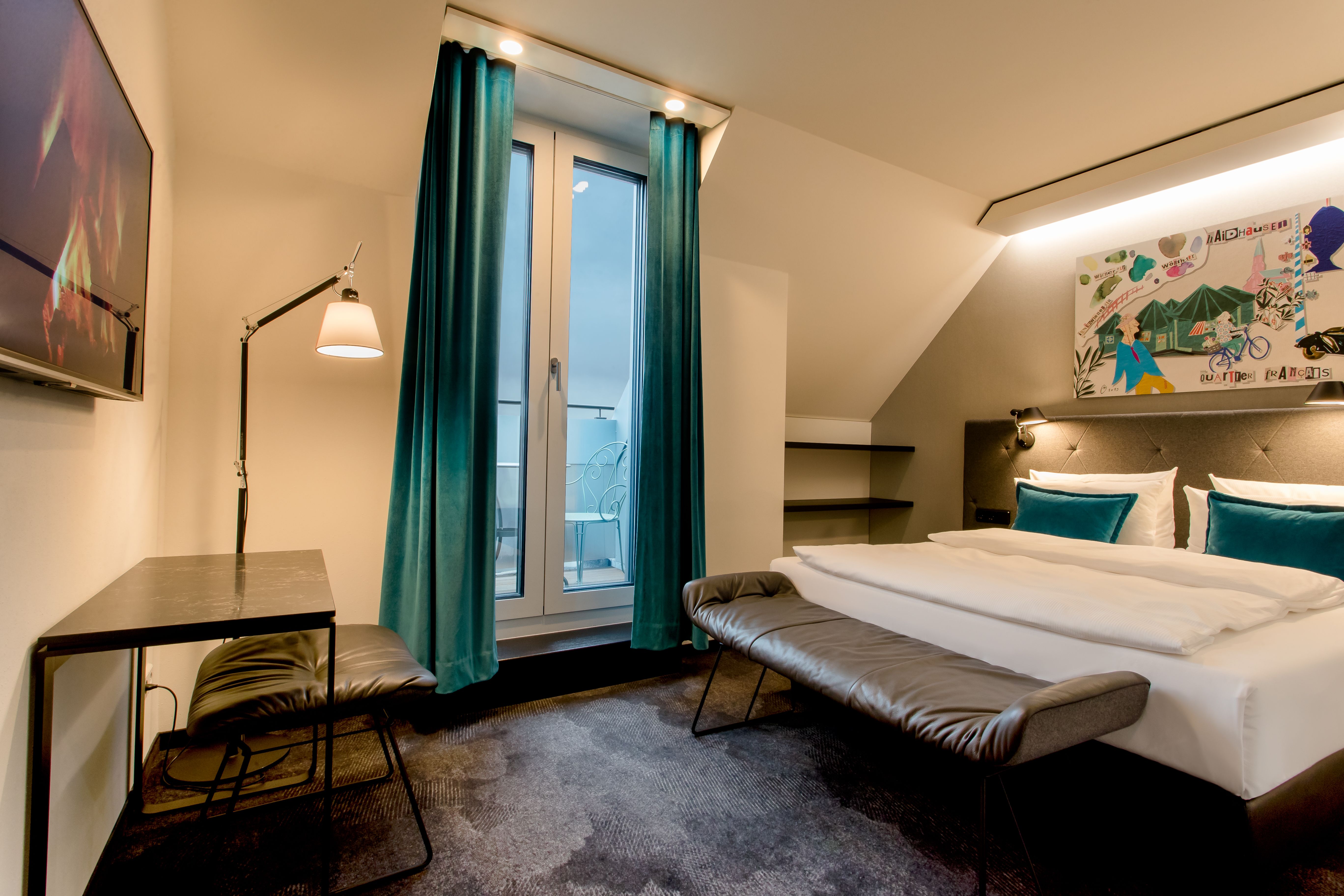 Designhotel München Haidhausen Motel One Balkonzimmer mit geräumigem Doppelbett
